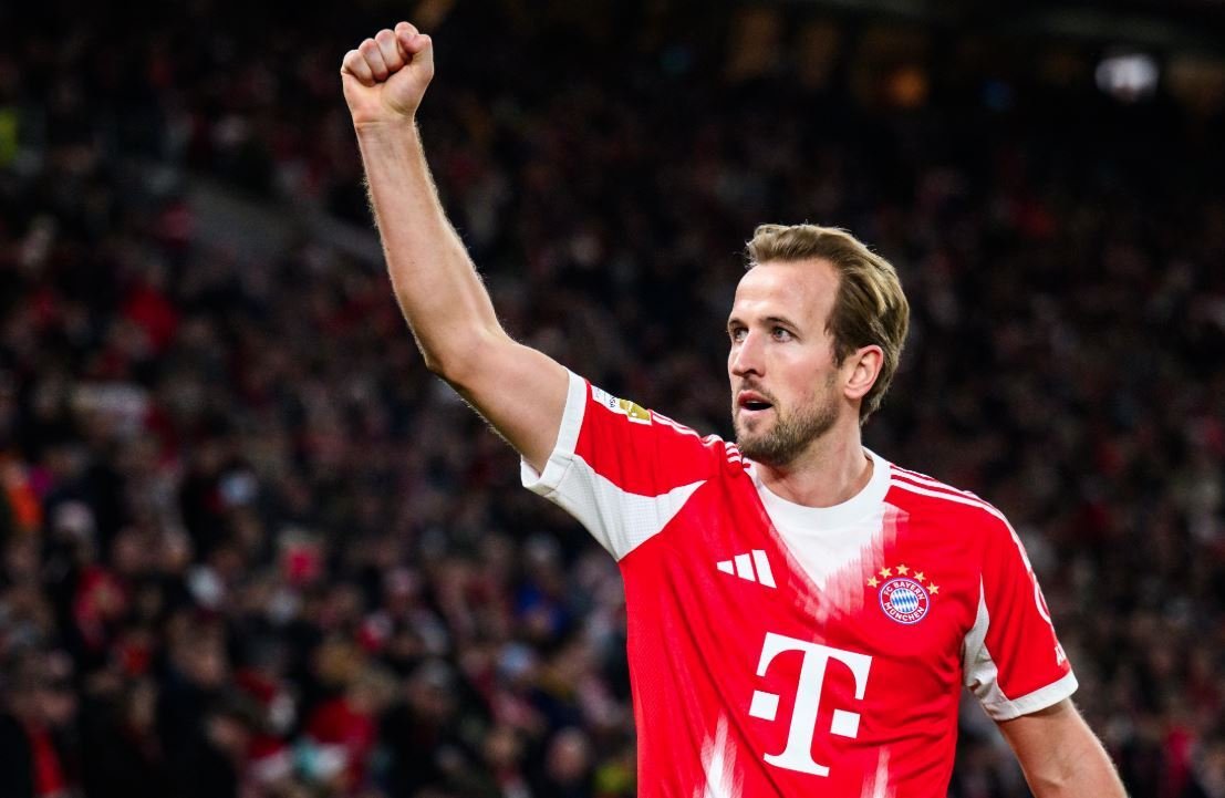 Хет-трик Кейна помог «Баварии» разгромить «Штутгарт». Мюнхенцы выиграли 12 стартовых матчей из 13 в Бундеслиге.