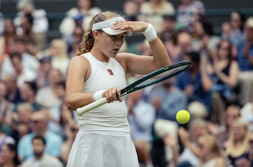 Андреева нецензурно оскорбляла зрителей после вылета с турнира в США: видео.