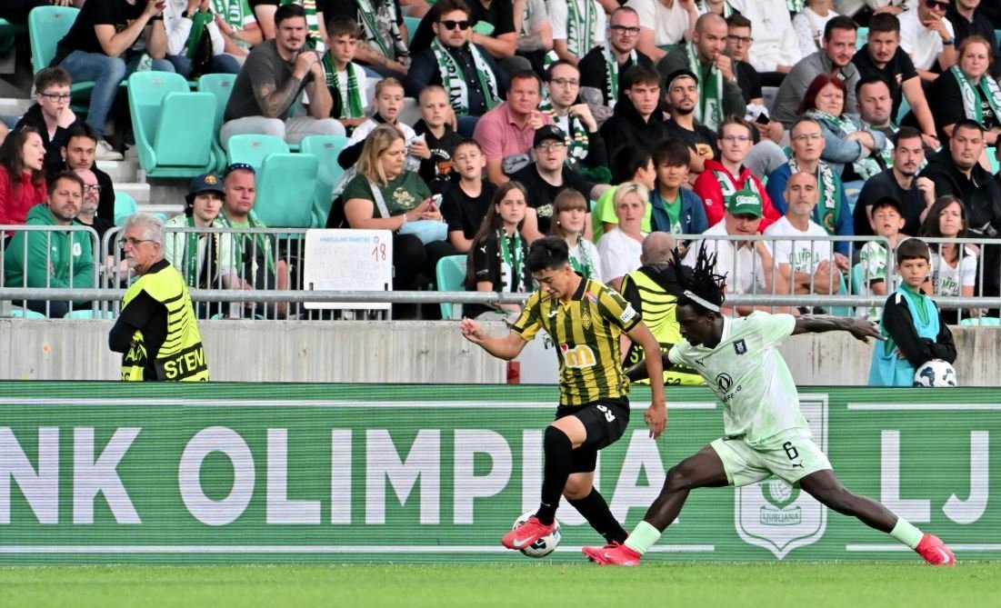 «Кайрат» обыграл «Олимпиакос» и одержал первую победу в Юношеской лиге УЕФА.