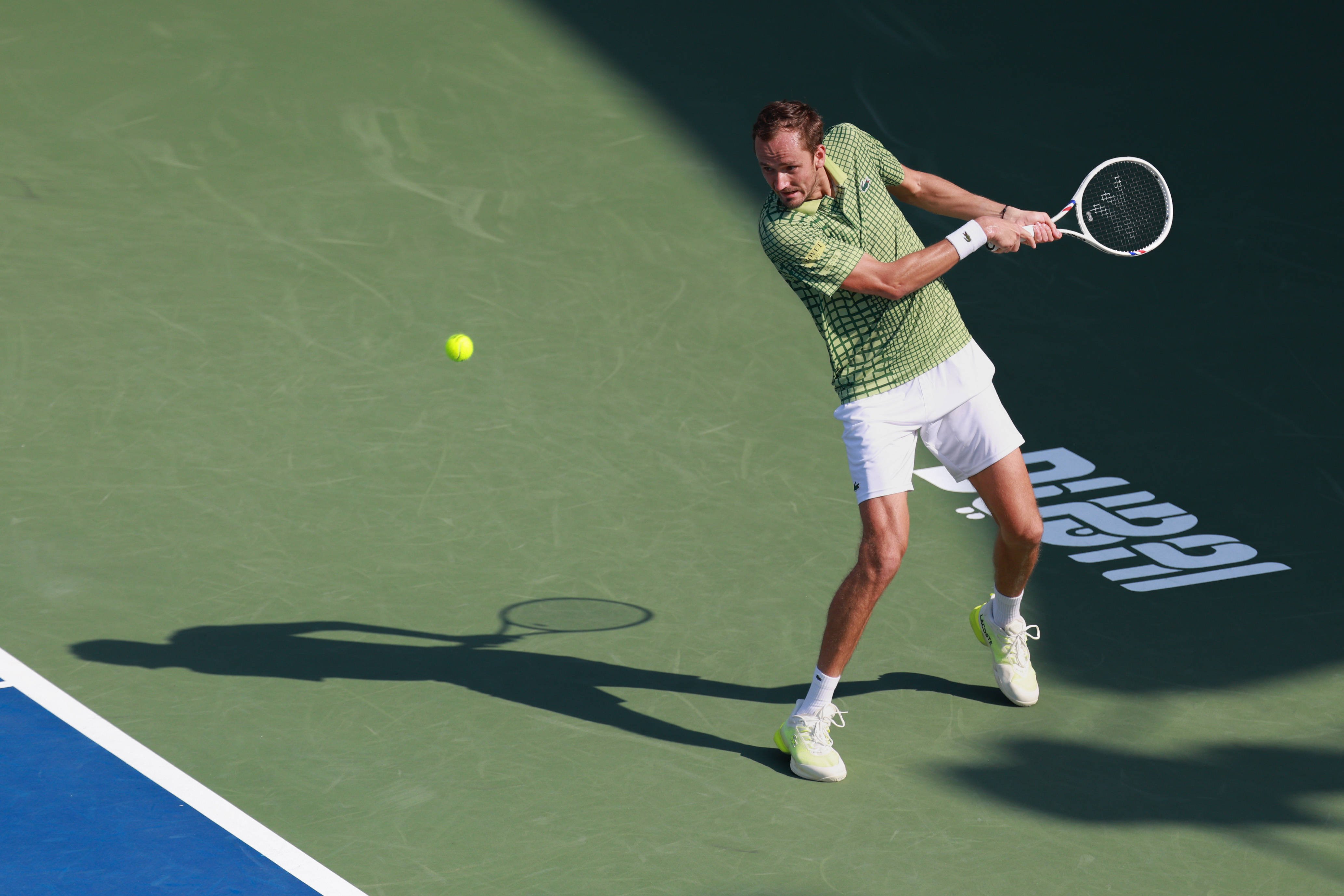 Медведев вышел в финал турнира в Дубае, где может сыграть с Рублёвым.