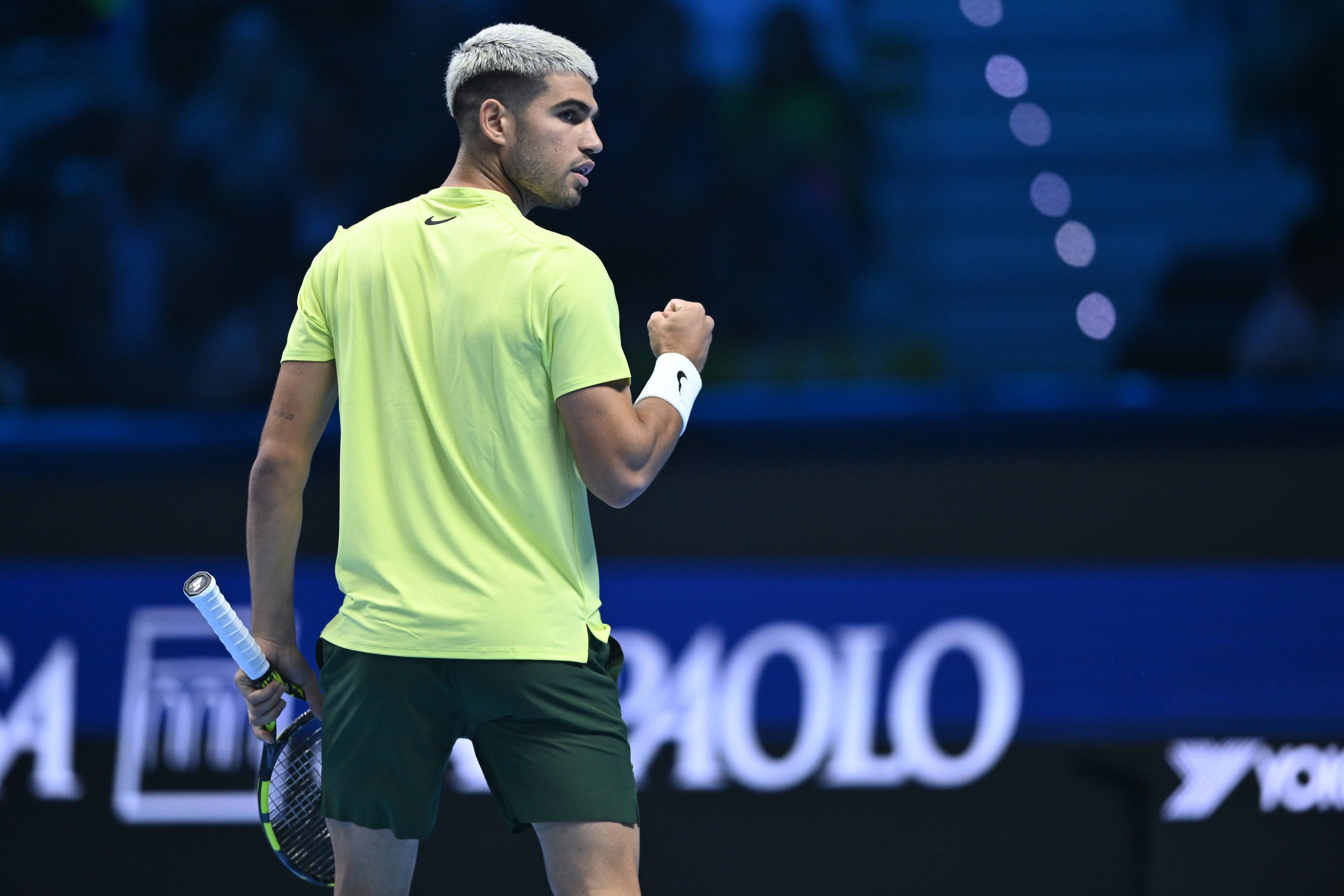 Алькарас в трёх сетах обыграл Фрица на Итоговом турнире ATP.