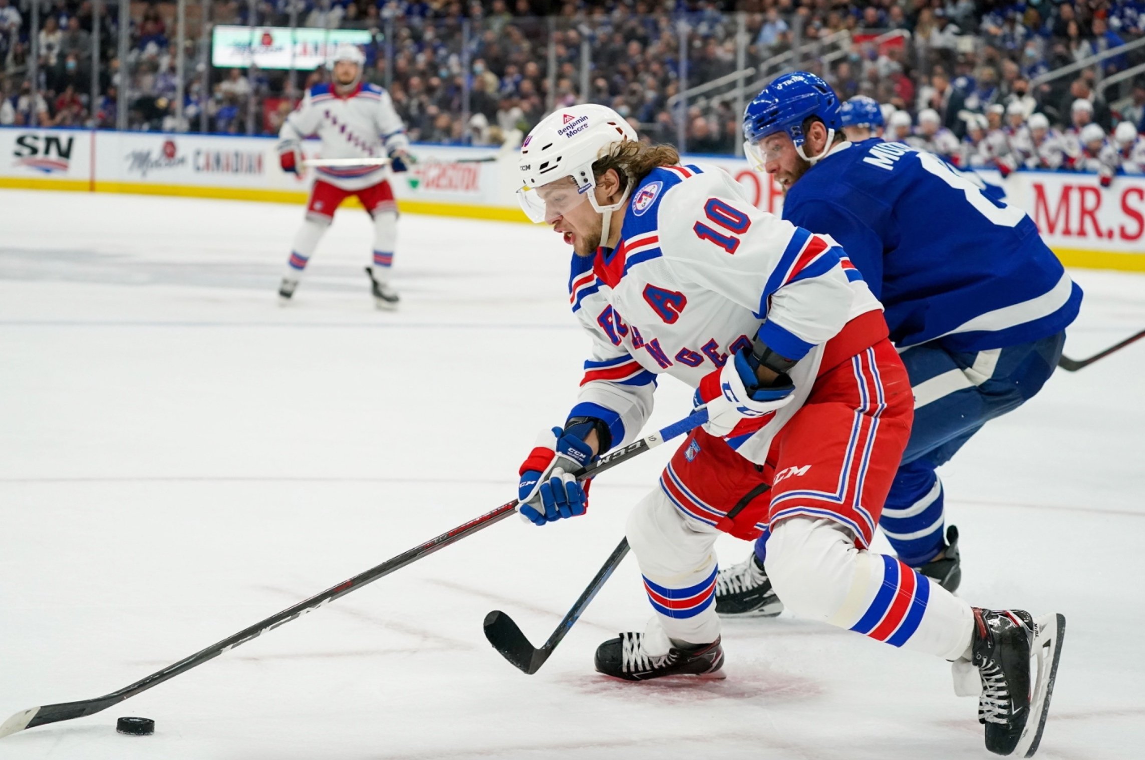 Инсайдер назвал 14 клубов НХЛ, которые хотят подписать Панарина.