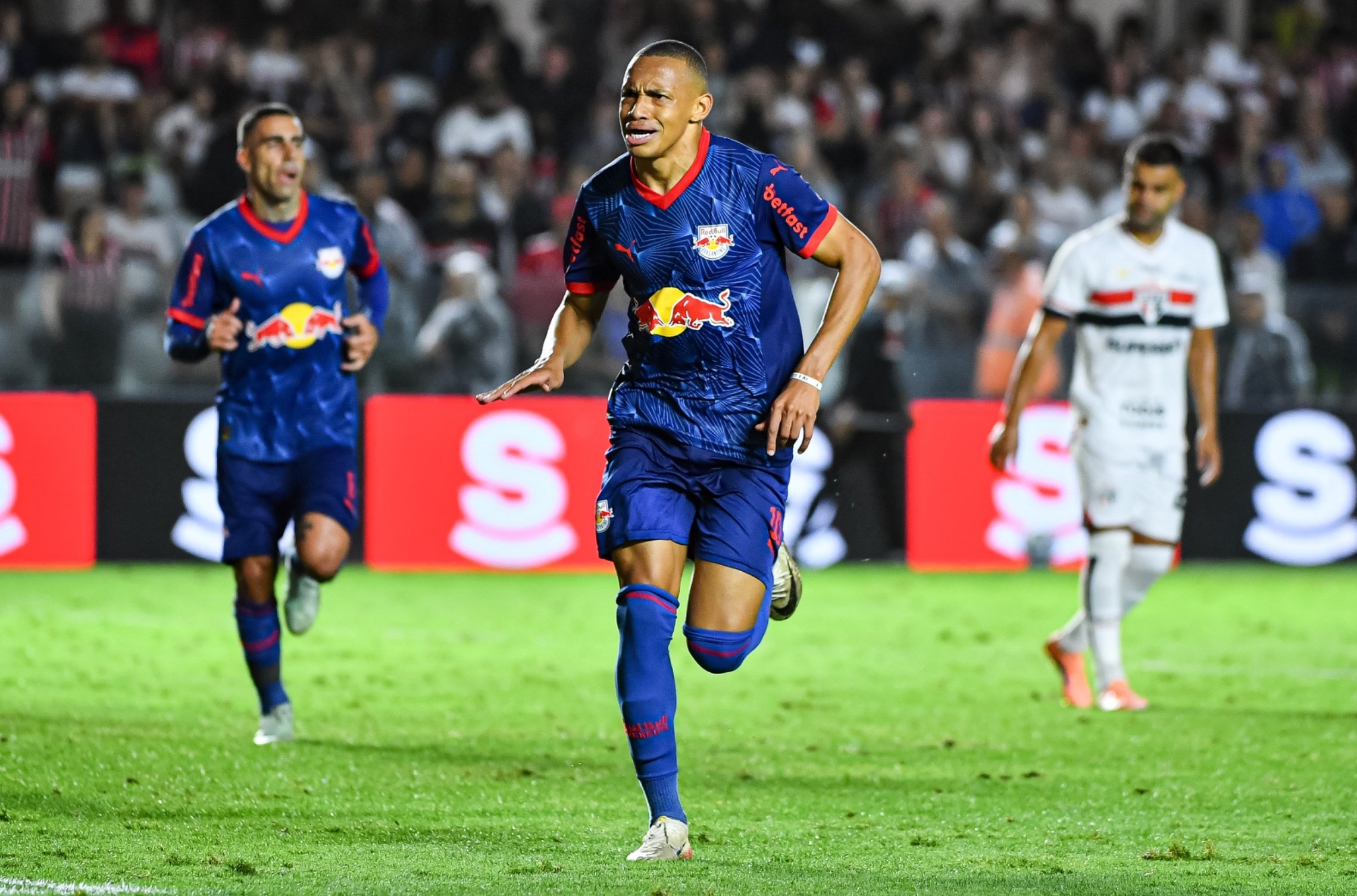 Бразилец Джон Джон перешёл в «Зенит» за 20 млн евро.