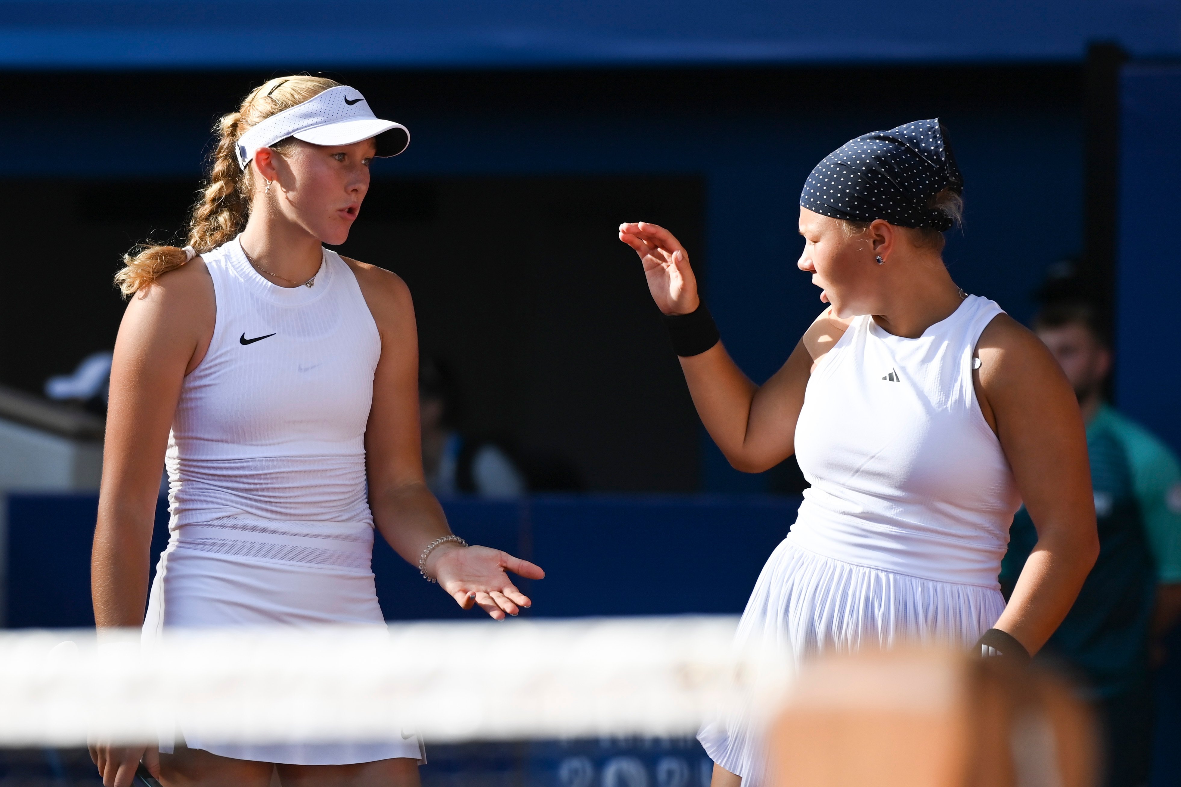 Андреева и Шнайдер потерпели поражение на старте парного Итогового турнира.