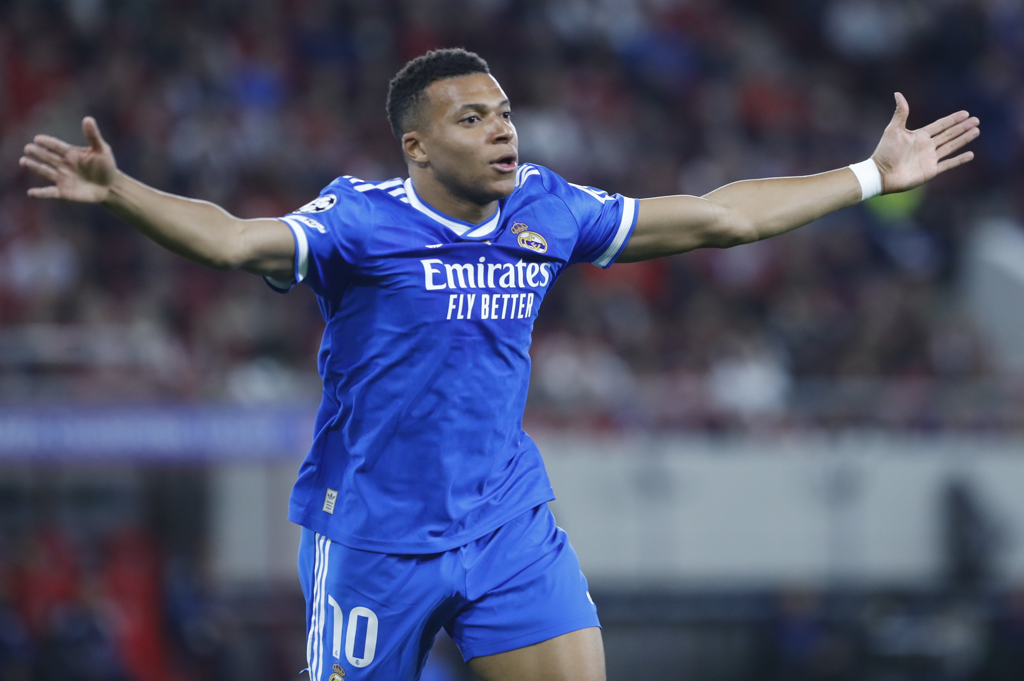 Мбаппе стал рекордсменом по количеству хет-триков в гостевых матчах Лиги чемпионов.