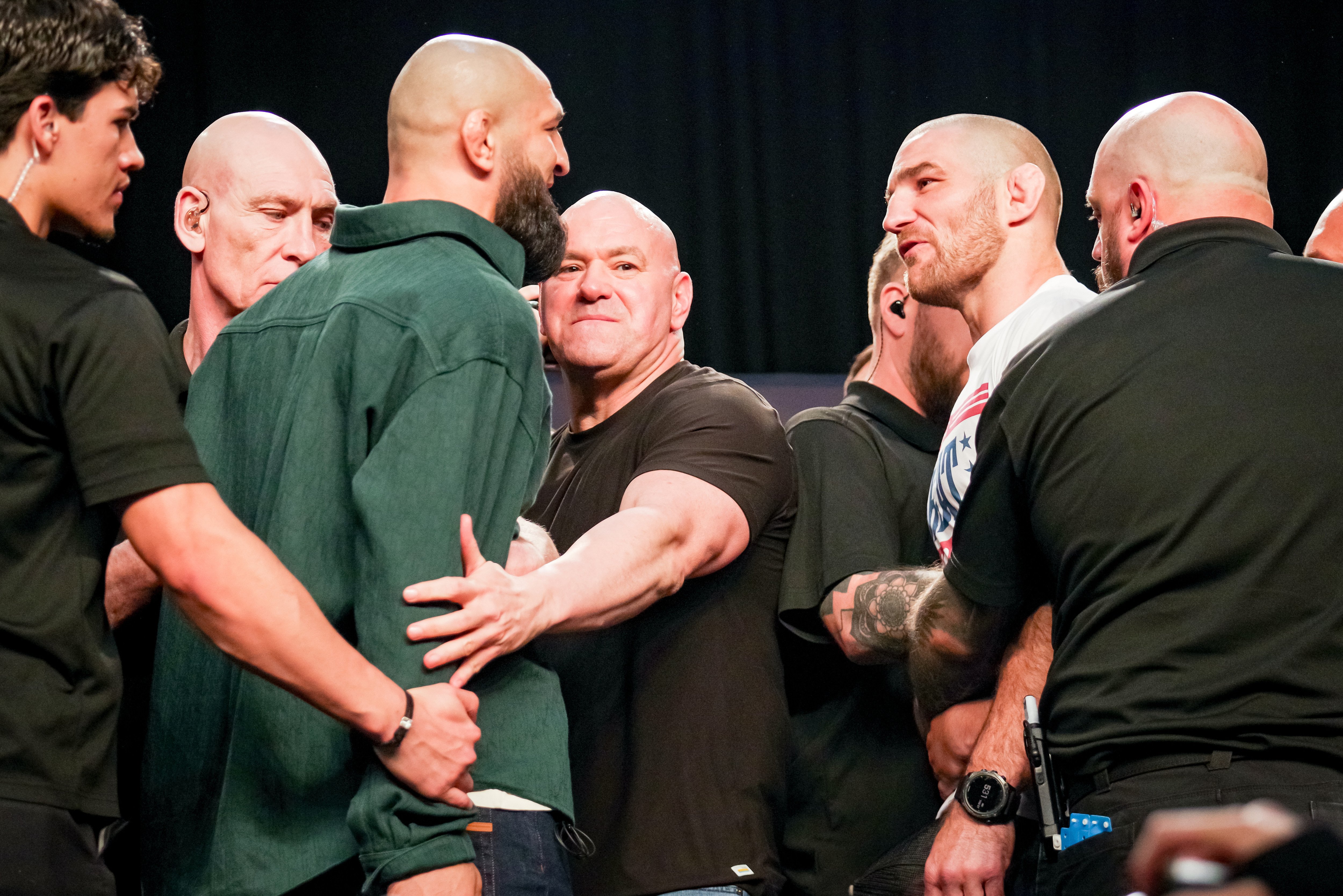 Где смотреть титульный бой UFC Чимаев — Стрикленд 10 мая.