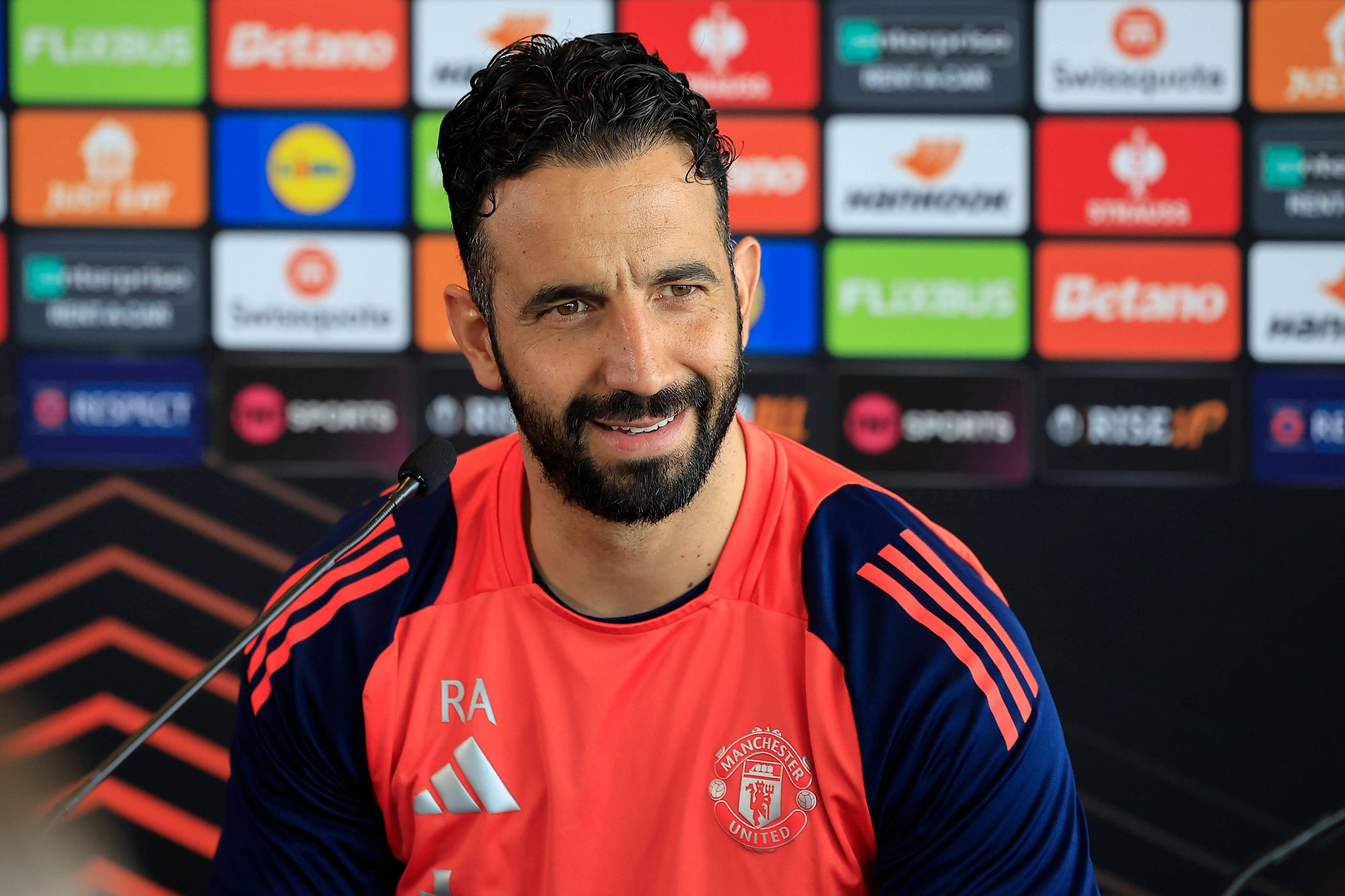 Тренер «МЮ» Аморим номинирован на звание лучшего тренера месяца в АПЛ.