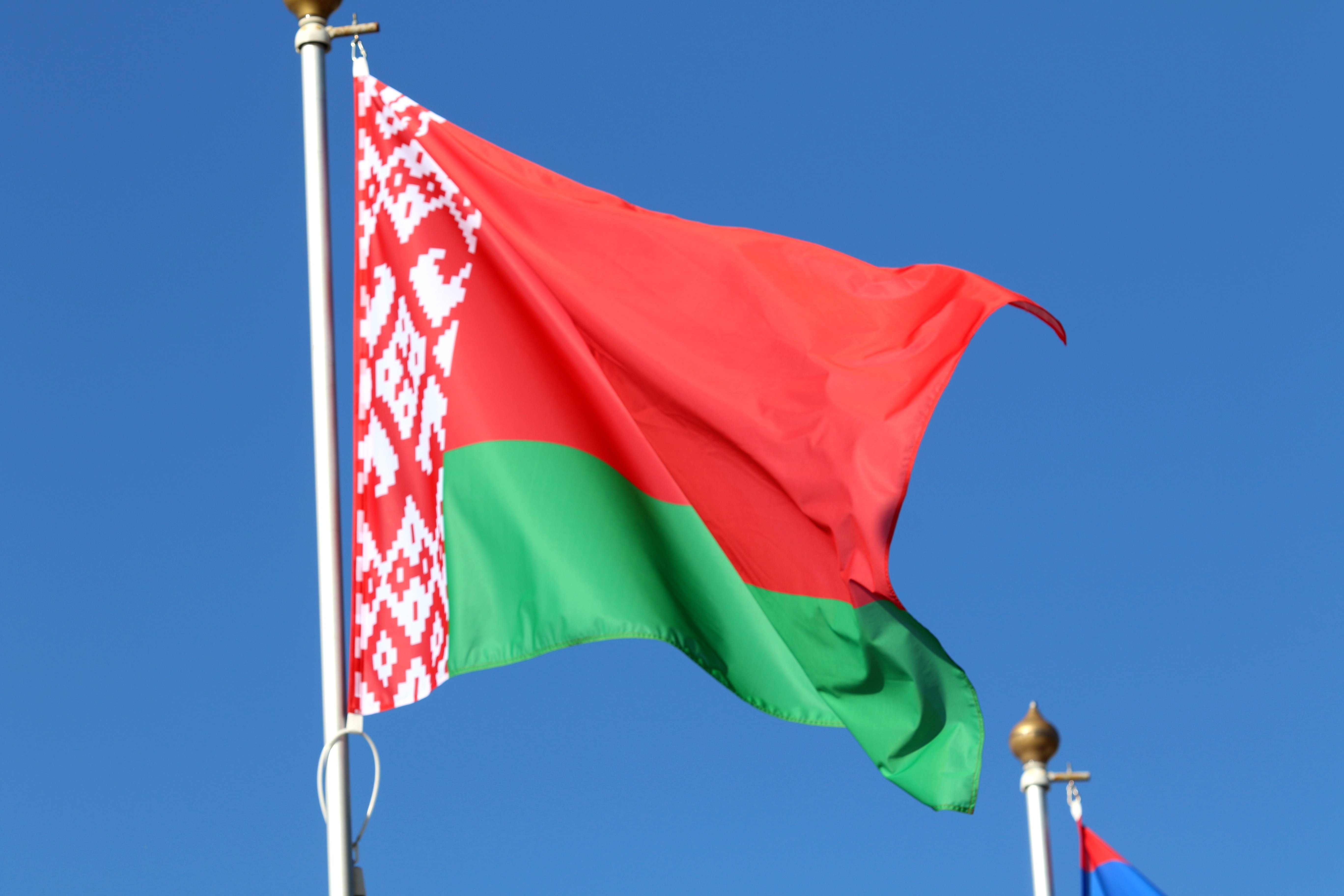 МОК снял рекомендацию отстранять от турниров белорусских спортсменов.