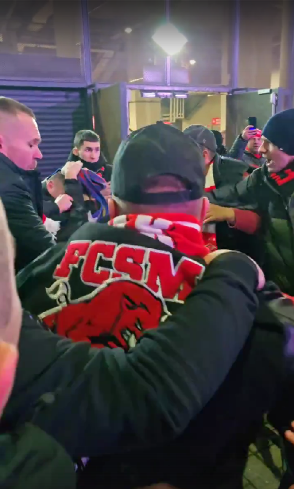 Болельщики «Спартака» избили фаната ЦСКА возле стадиона после матча РПЛ.