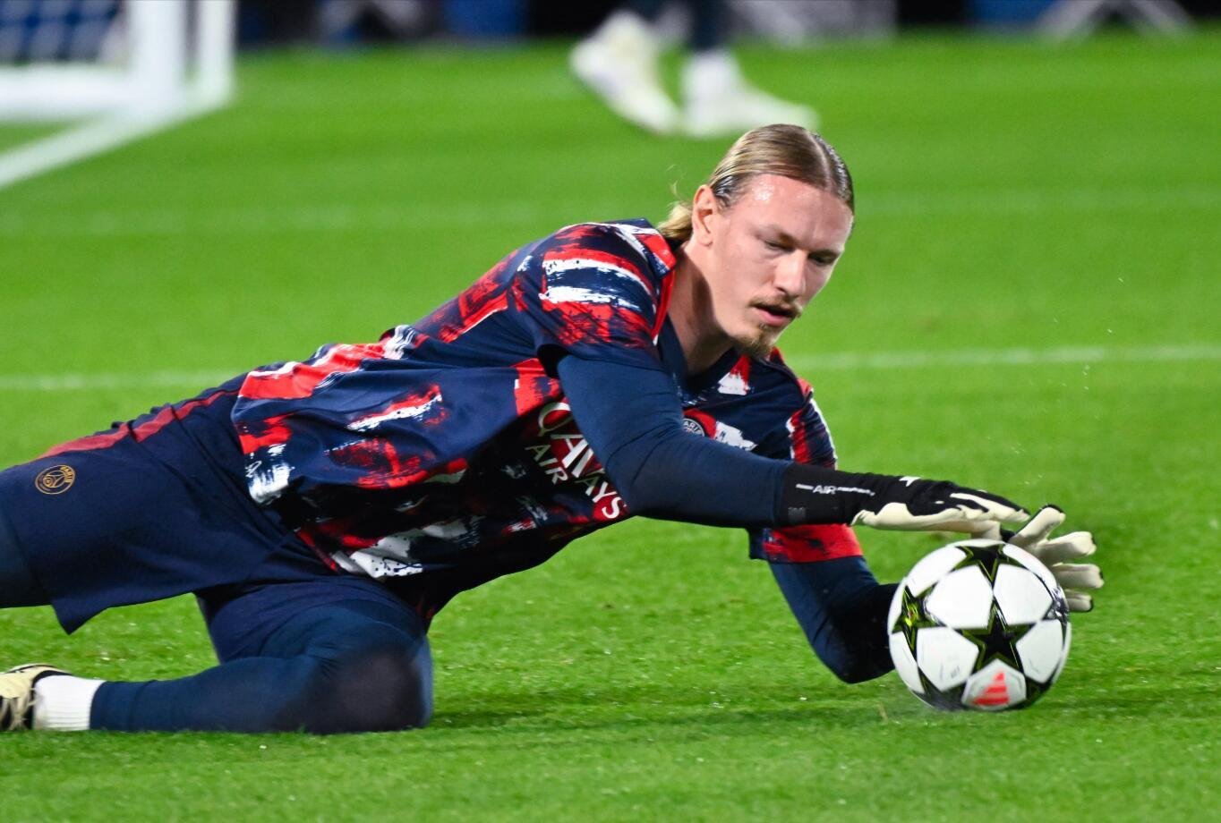 Сафонов стал первым вратарём в истории, отбившим 4 пенальти подряд в серии на турнире ФИФА.