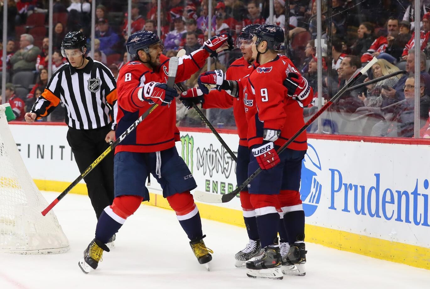 Шайба Овечкина помогла «Вашингтону» победить «Эдмонтон» в матче с 11 голами.