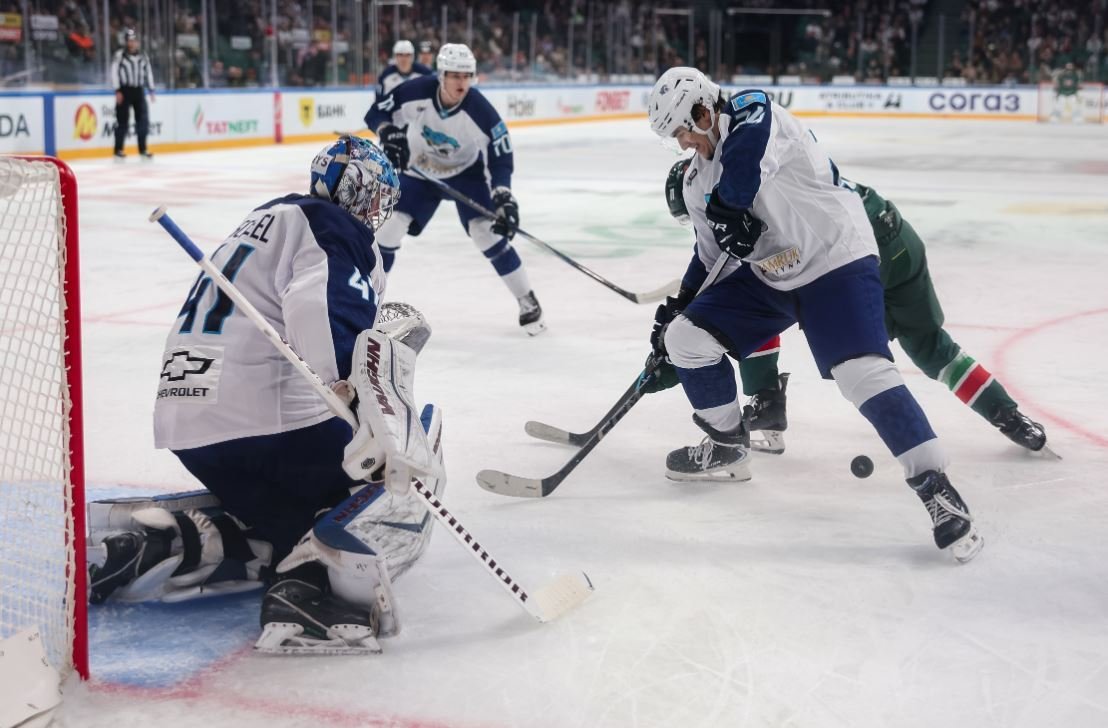 «Барыс» с крупным счётом проиграл худшей команде Западной конференции КХЛ.