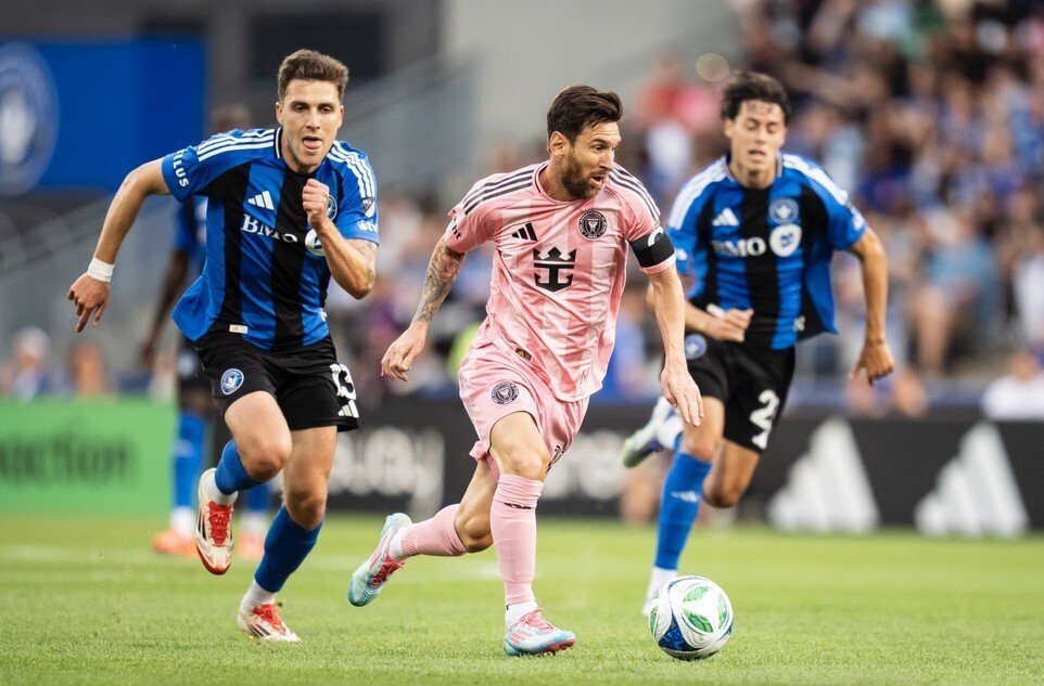 Christopher Katsarov/Keystone Press Agency