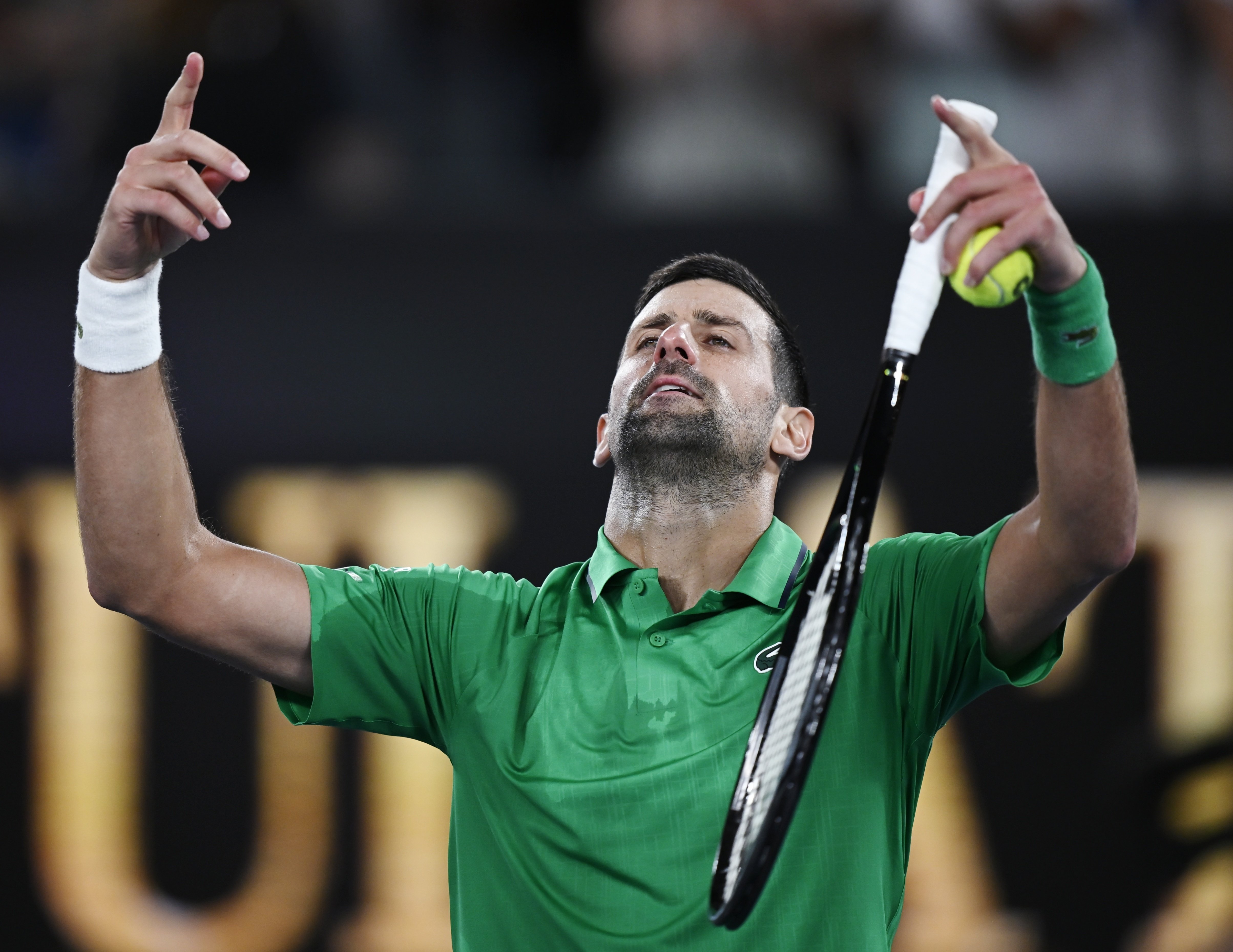 Джокович вышел в полуфинал AO-2026 на отказе Музетти, проигрывая 0:2 по сетам.