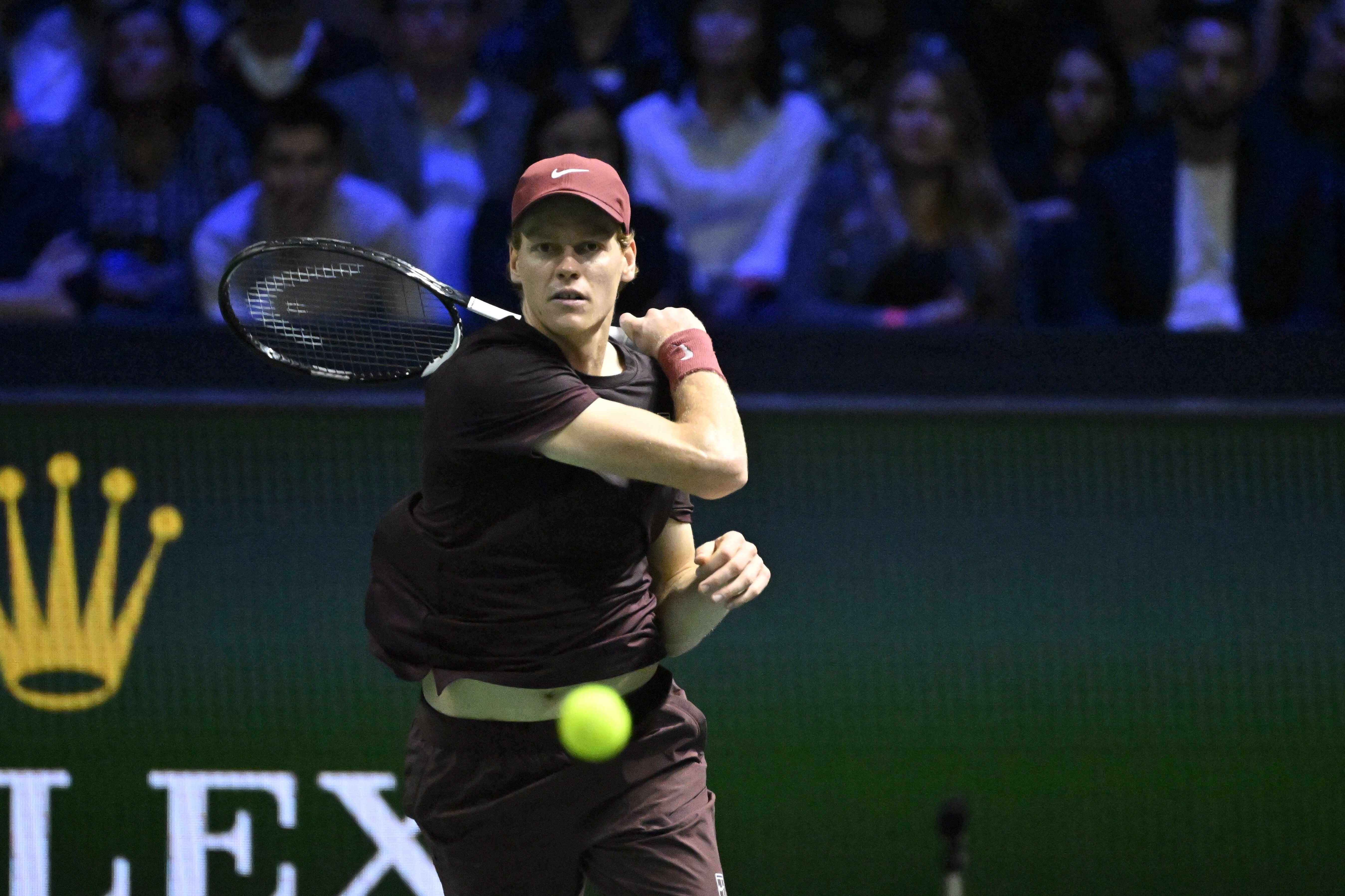 Синнер разгромил Зверева в полуфинале «Мастерса» в Париже.