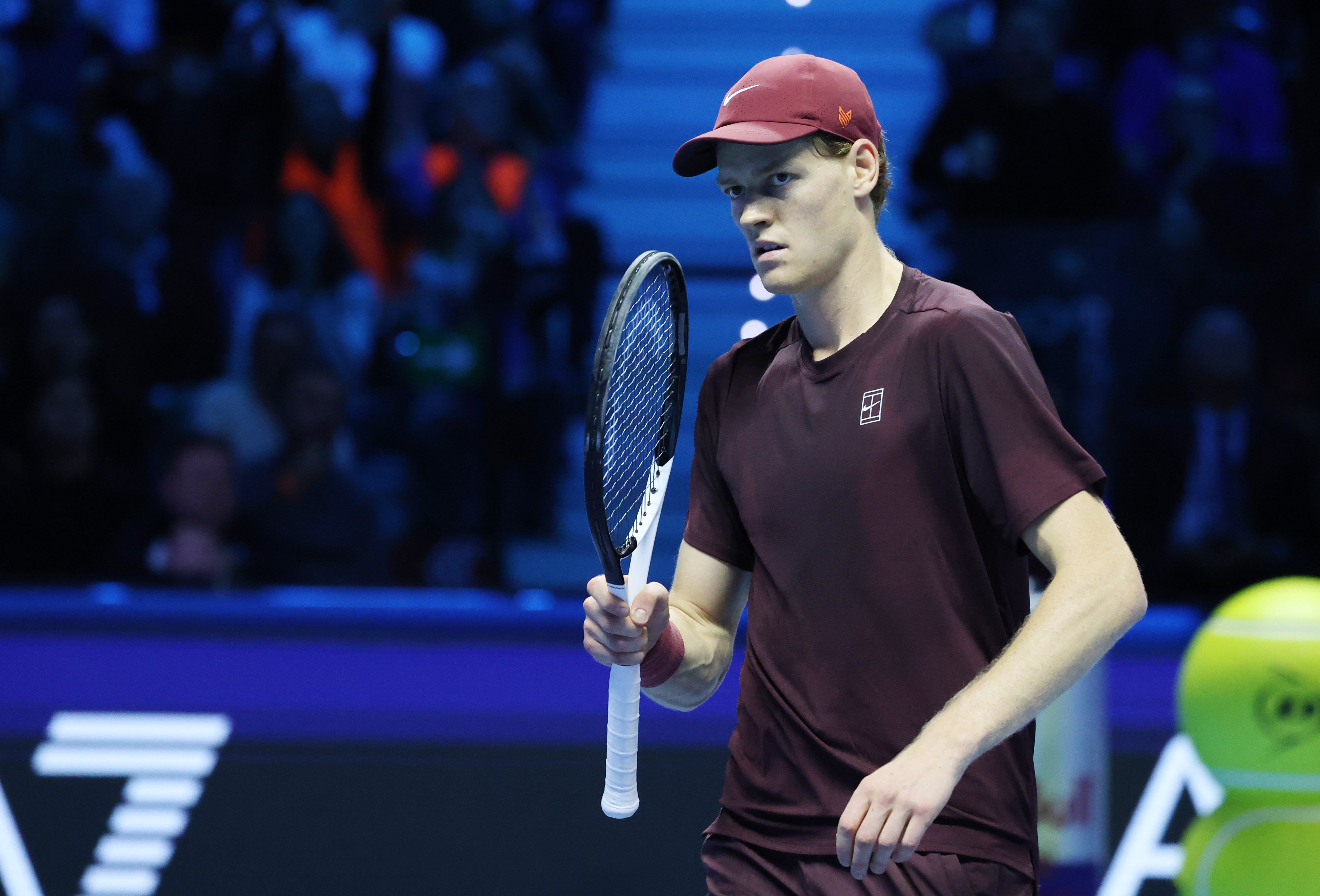 Синнер в двух сетах обыграл Алькараса и во второй раз подряд выиграл Итоговый турнир.