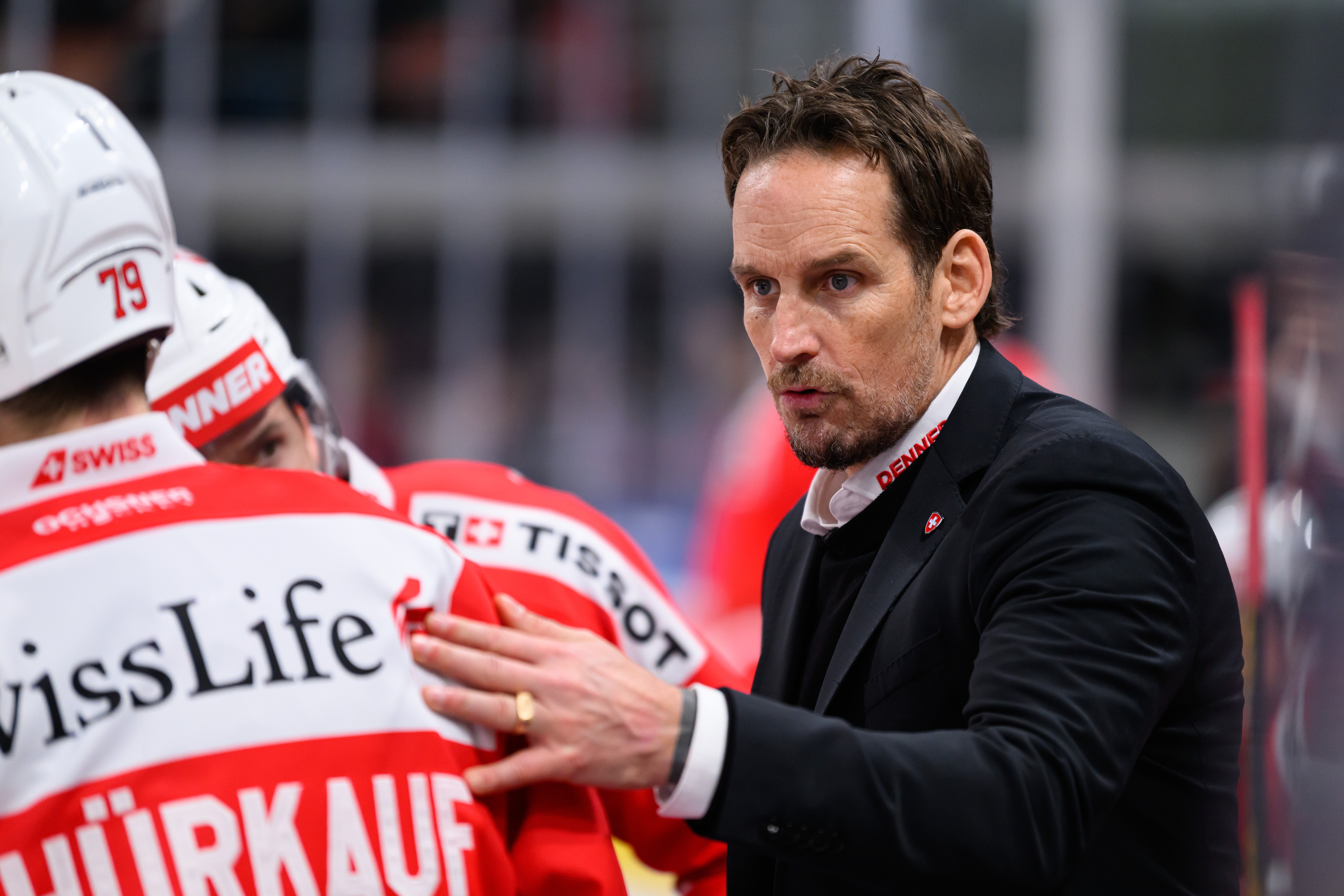 Тренера сборной Швейцарии уволили из-за поддельной справки от вакцинации.