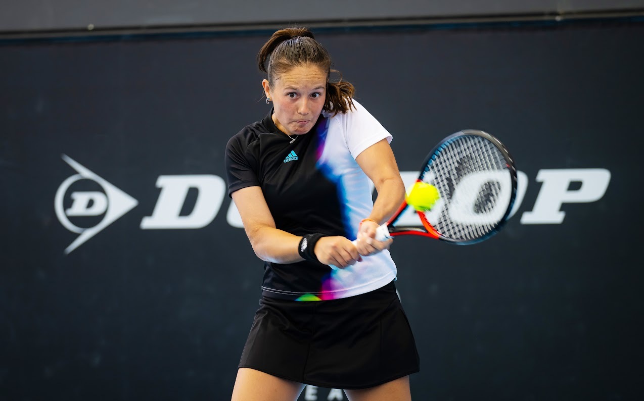 Касаткина обыграла Крейчикову в матче малого Итогового турнира WTA