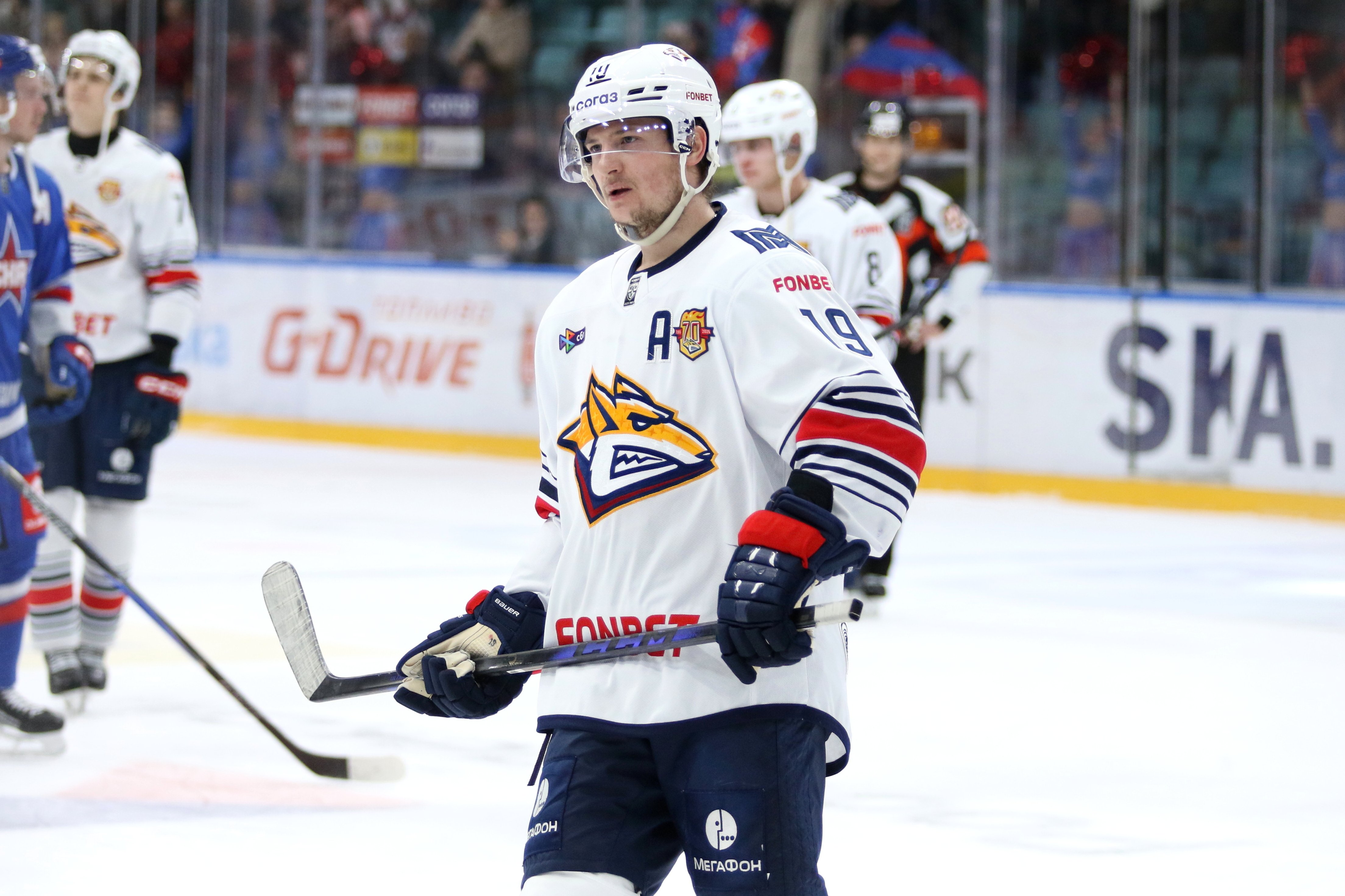 Форвард «Металлурга» Ткачёв впервые вошёл в список лучших игроков месяца в КХЛ.