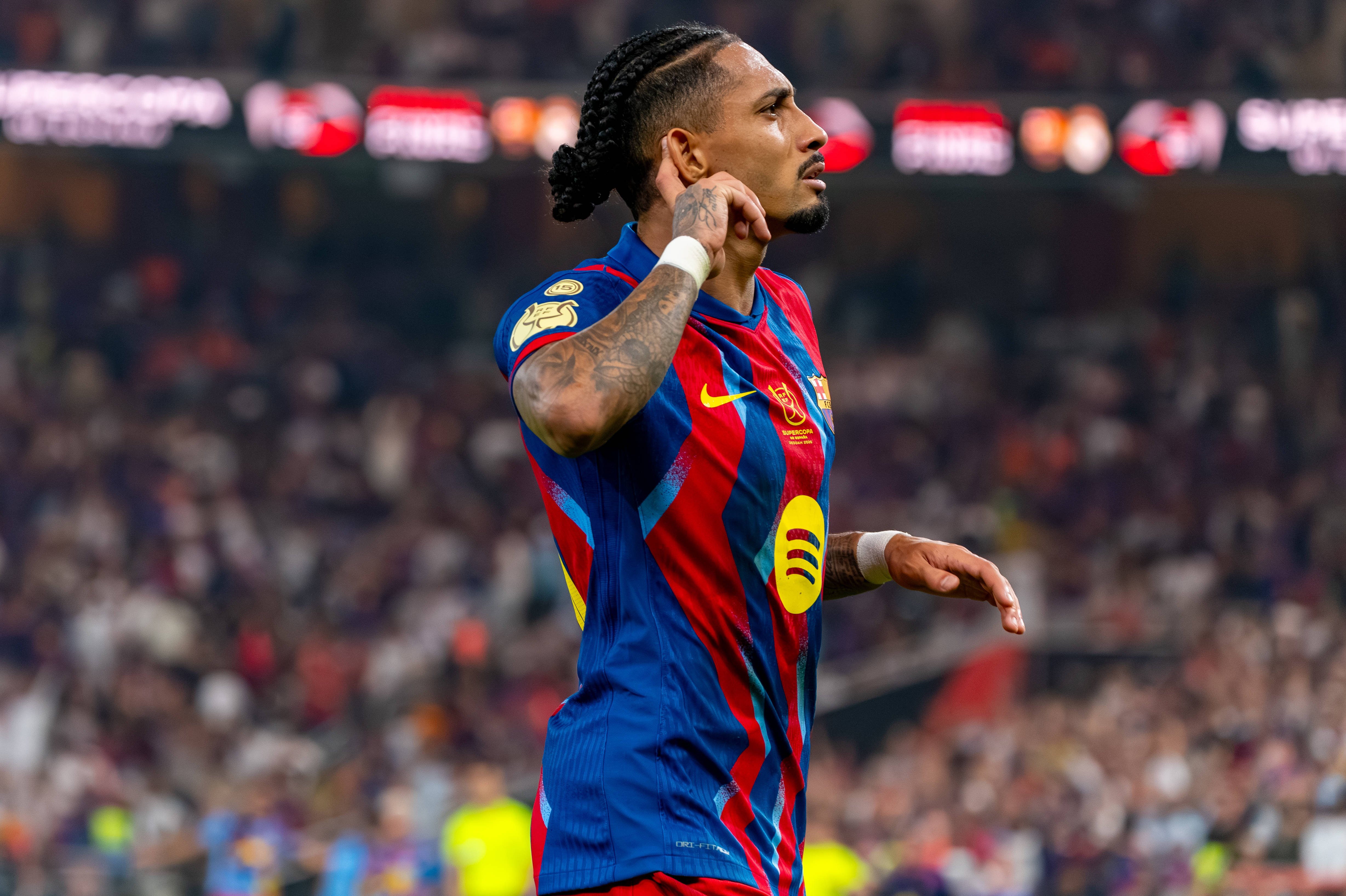 «Барселона» второй год подряд обыграла «Реал» и завоевала Суперкубок Испании.