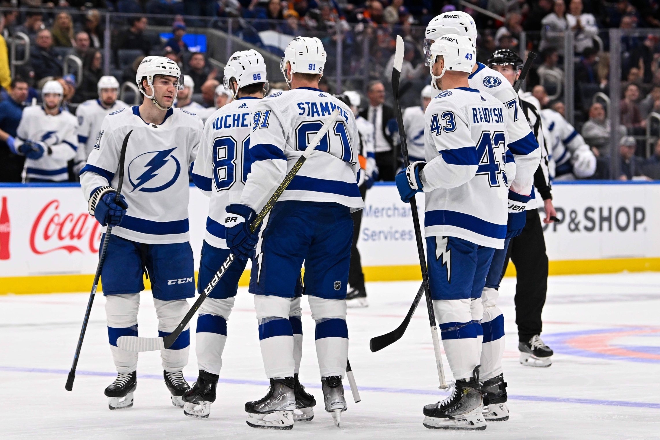 Драка с участием Кучерова вспыхнула в матче НХЛ между «Тампой» и «Флоридой».