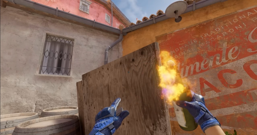 Молотов с прыжка в сторону ближайшего к Т-спавну