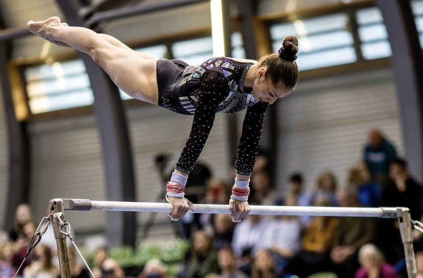 World Gymnastics допустила российских гимнастов к международным турнирам с флагом и гимном.
