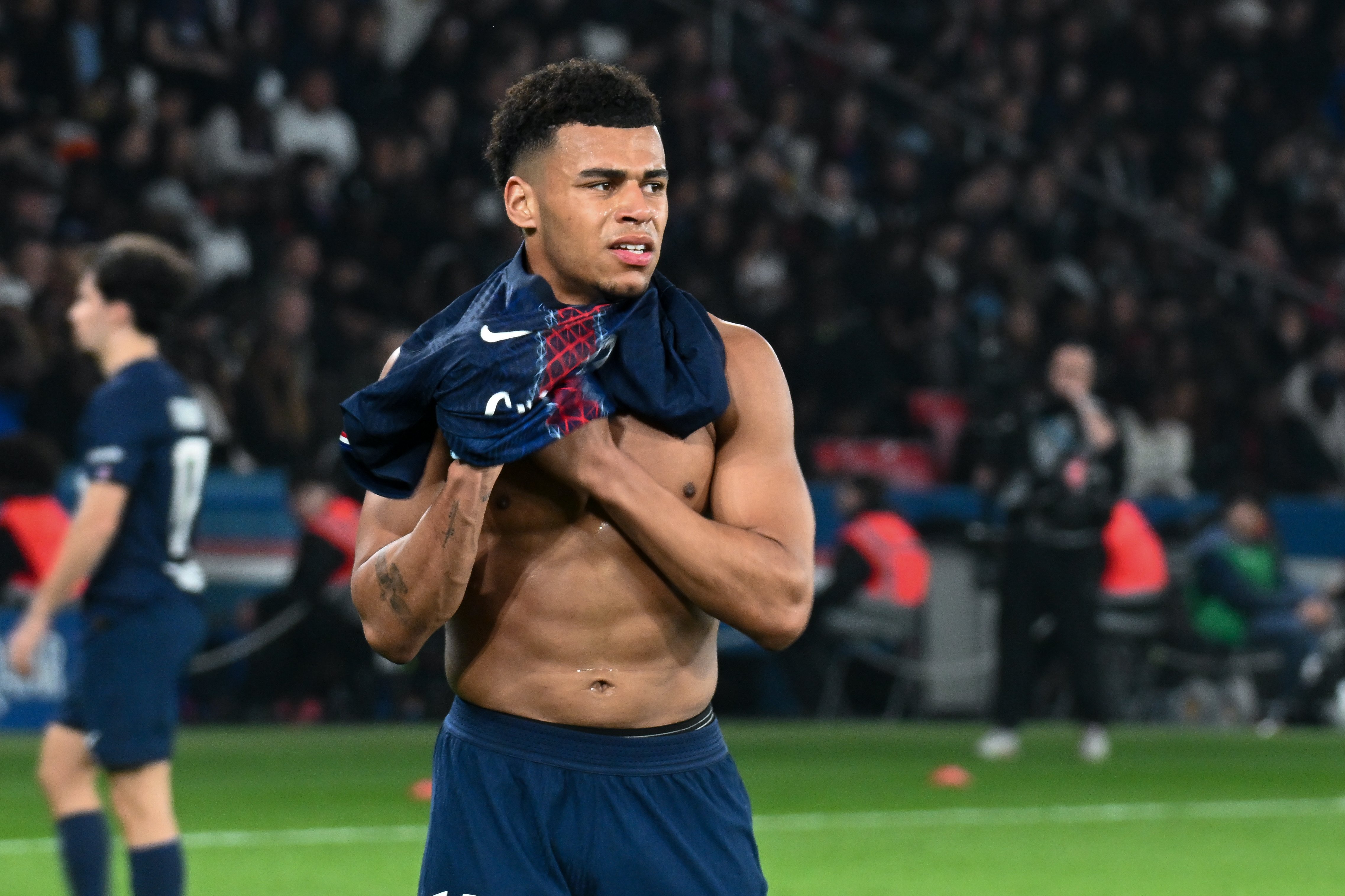 «ПСЖ» с Сафоновым в воротах разгромил «Челси» в матче ЛЧ с семью голами.