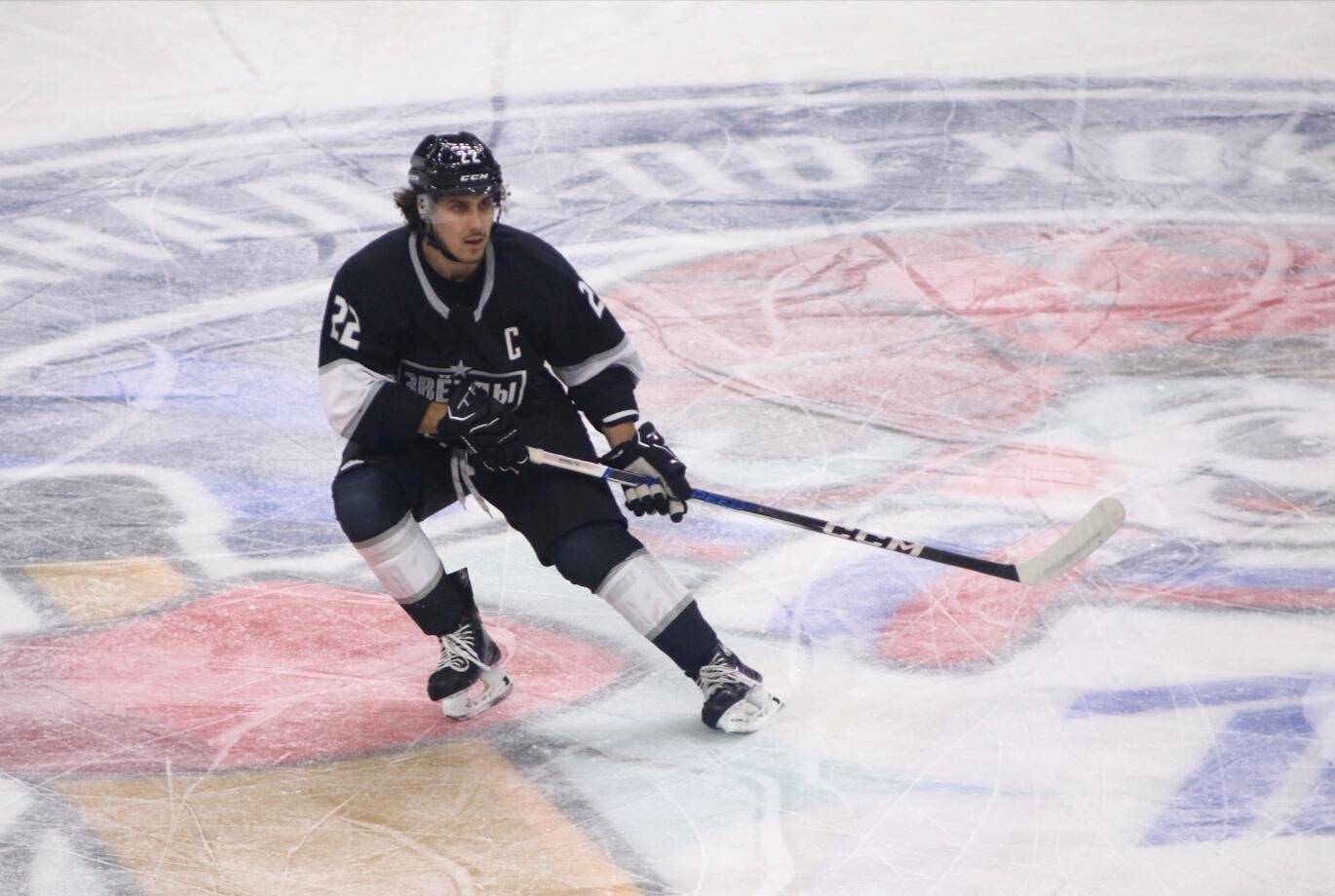 Первый покер Хуснутдинова в НХЛ помог «Бостону» разгромить «Рейнджерс», забросив 10 шайб.