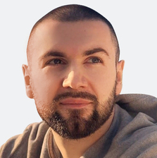 Роман Бут