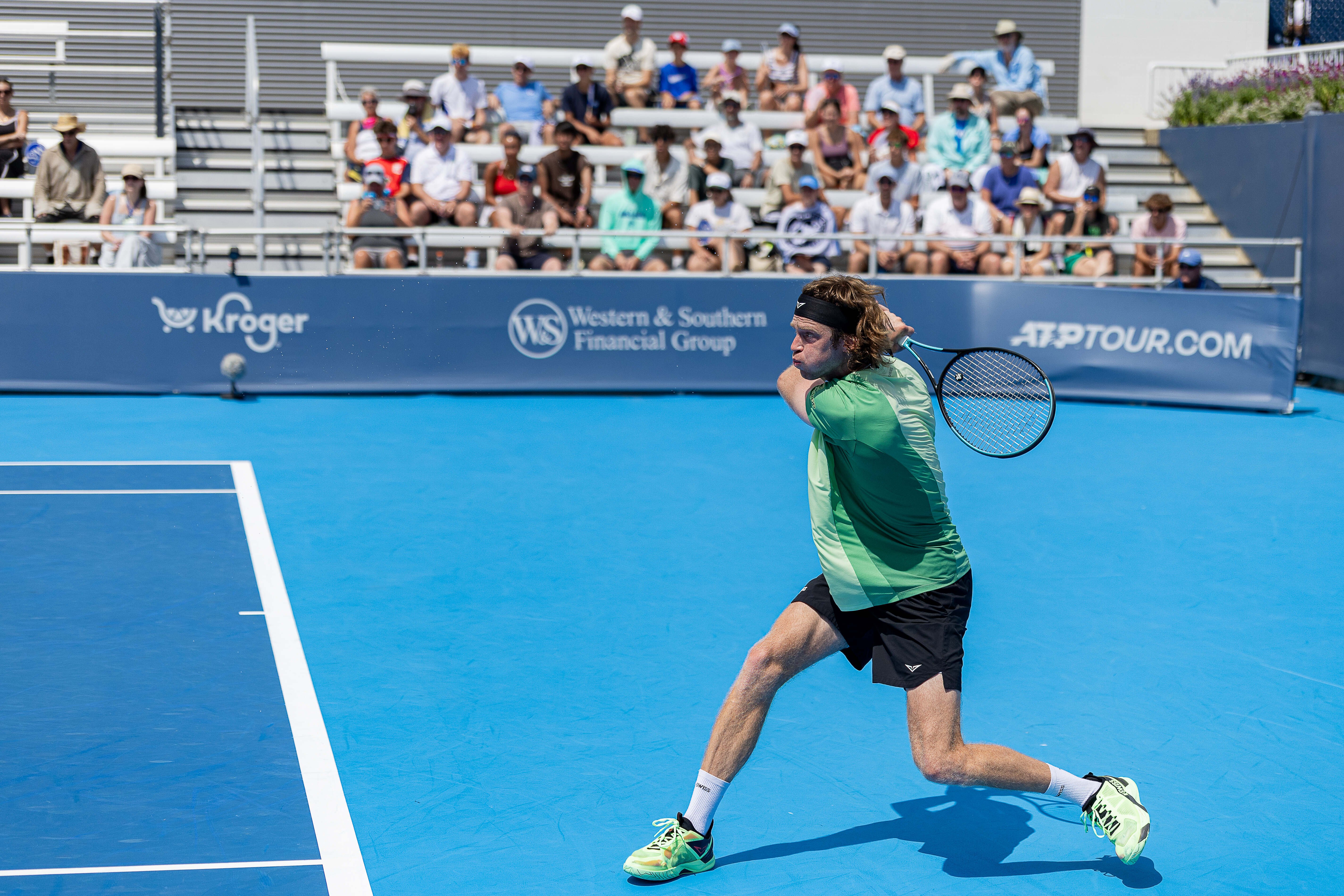 Рублёв пробился в полуфинал турнира в Гонконге, где сыграет с Музетти.