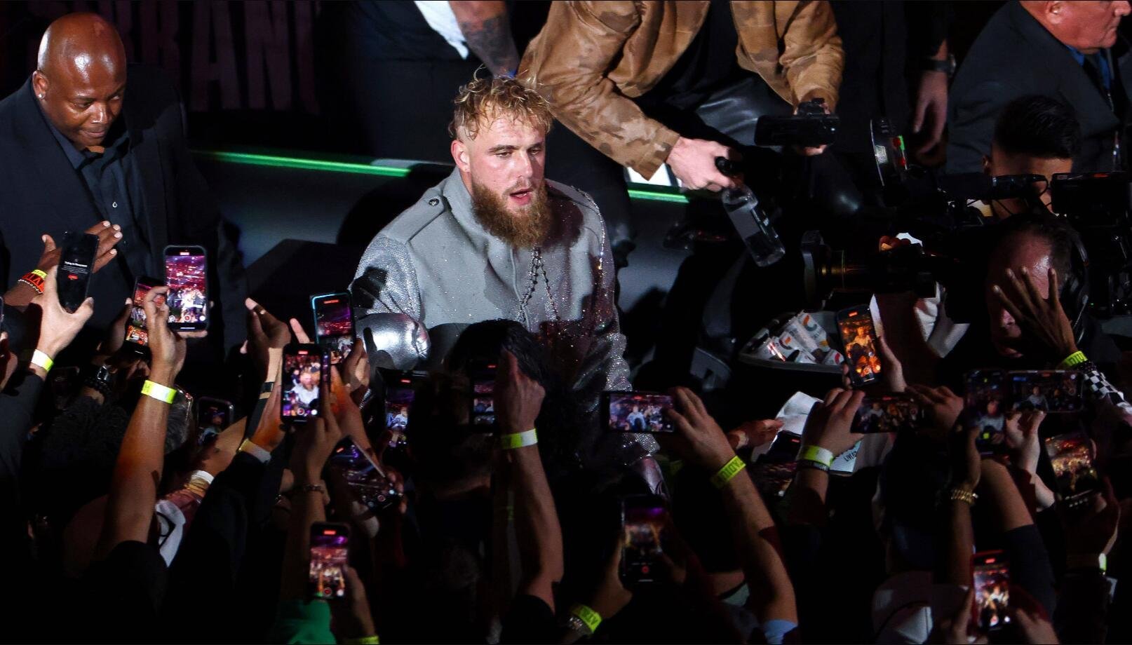 «Ходячий кусок мусора». Джейк Пол отменил бой с Дэвисом после обвинений Джервонты в избиении девушки.