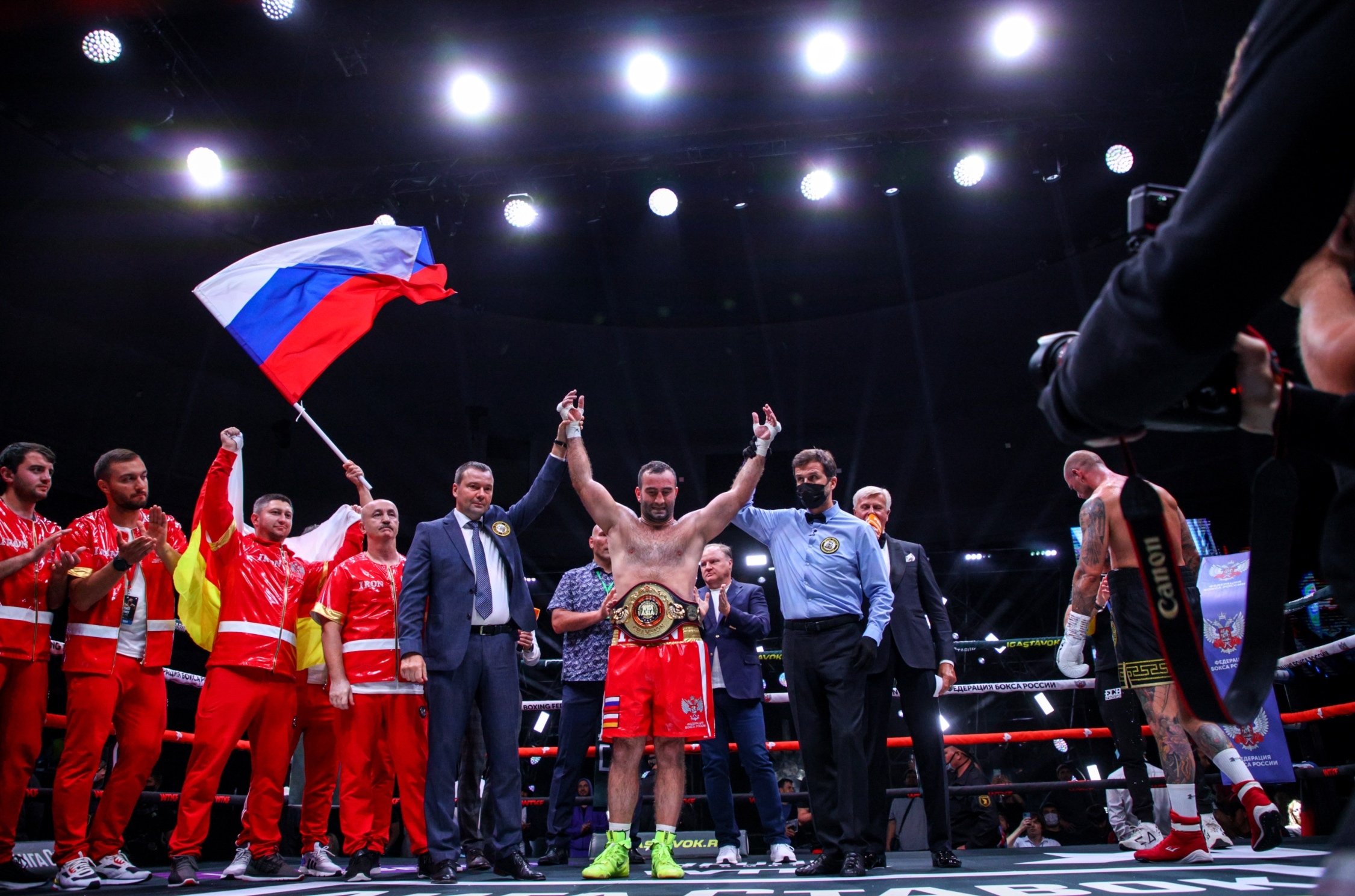Гассиев нокаутировал Пулева и стал регулярным чемпионом WBA.