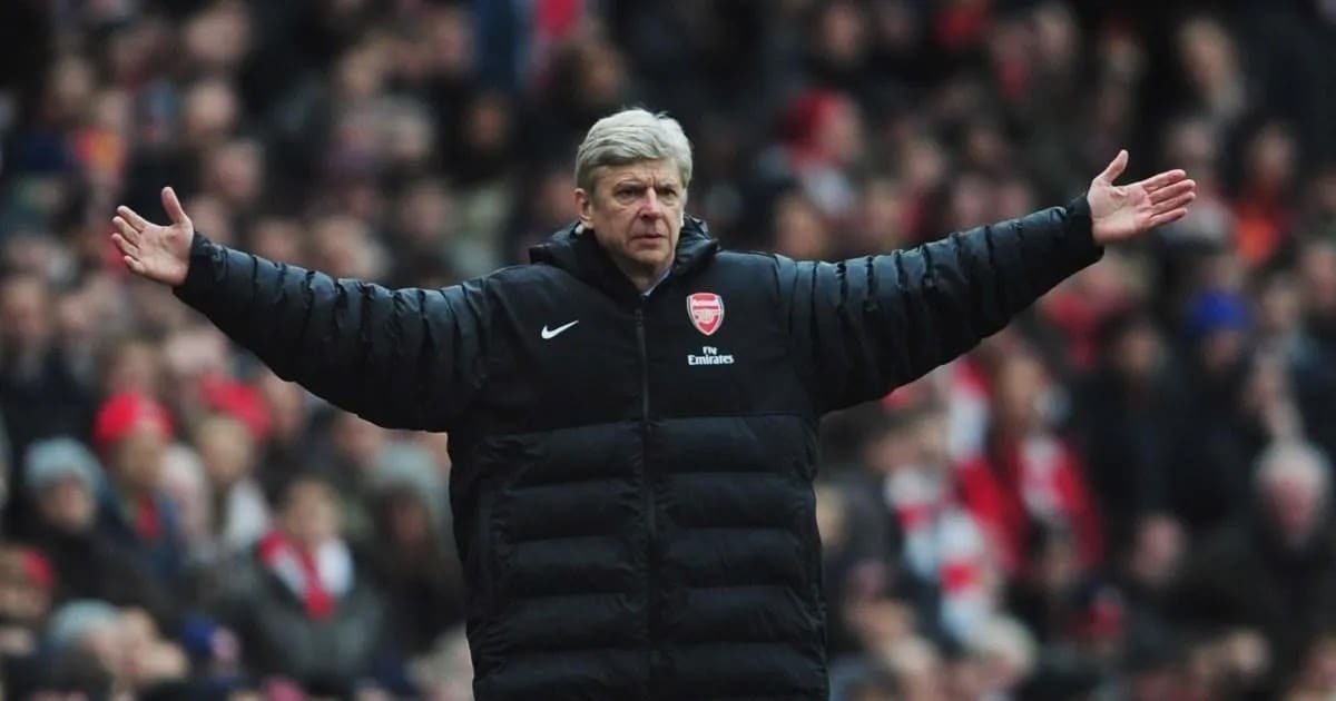 Арсен Венгер в легендарном пуховике.