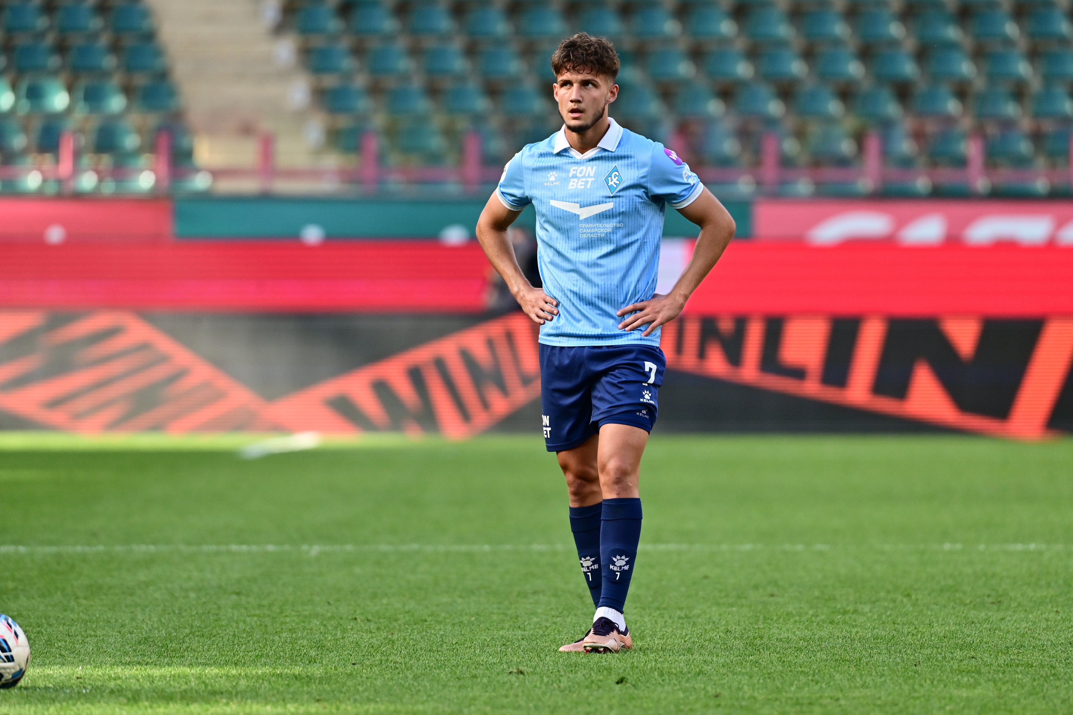 «Крылья Советов» по пенальти обыграли «КАМАЗ» в 1/4 финала Пути регионов Кубка России.