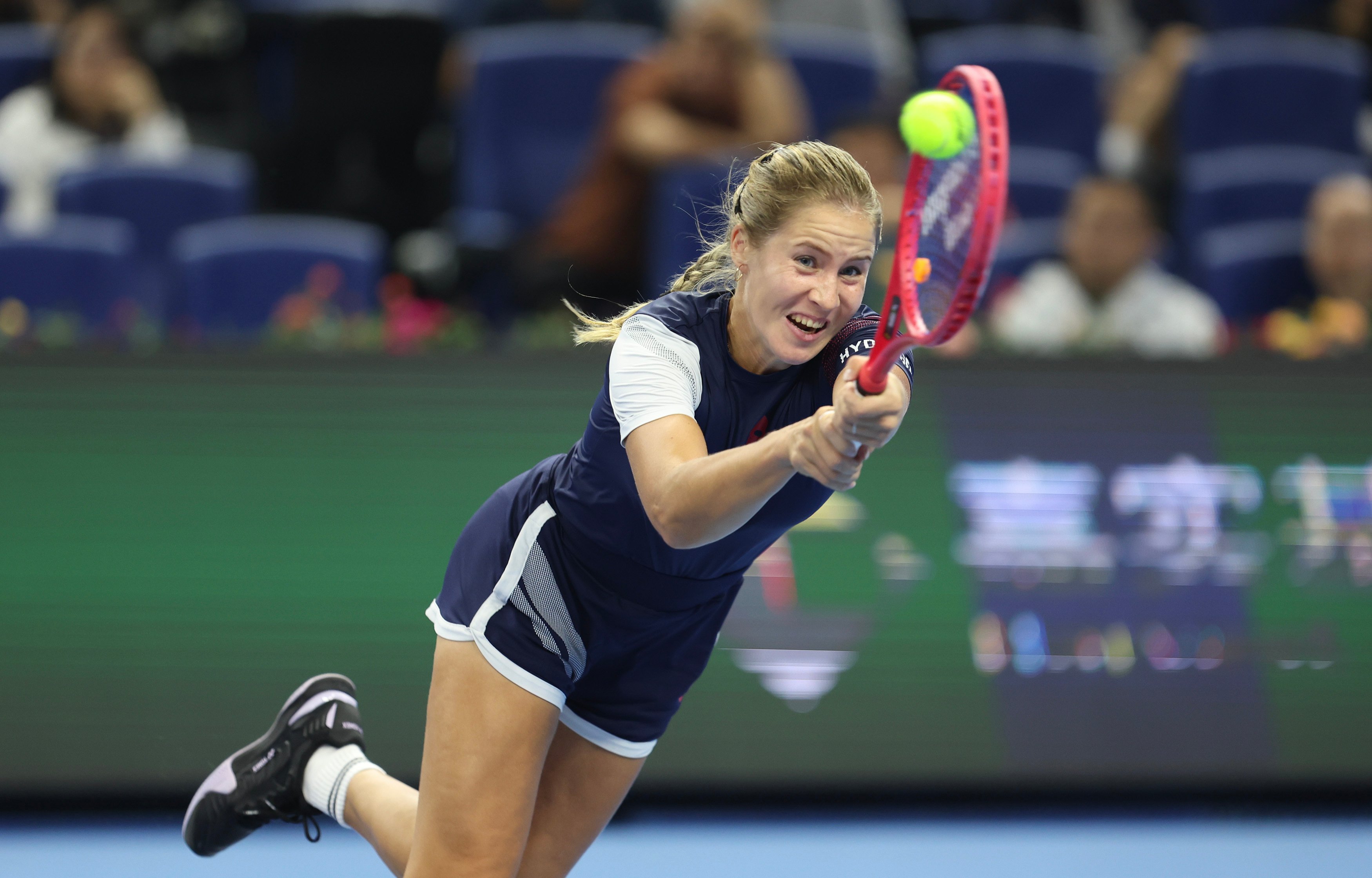 Россиянка Захарова разгромно проиграла американке Пегуле на старте AO-2026.