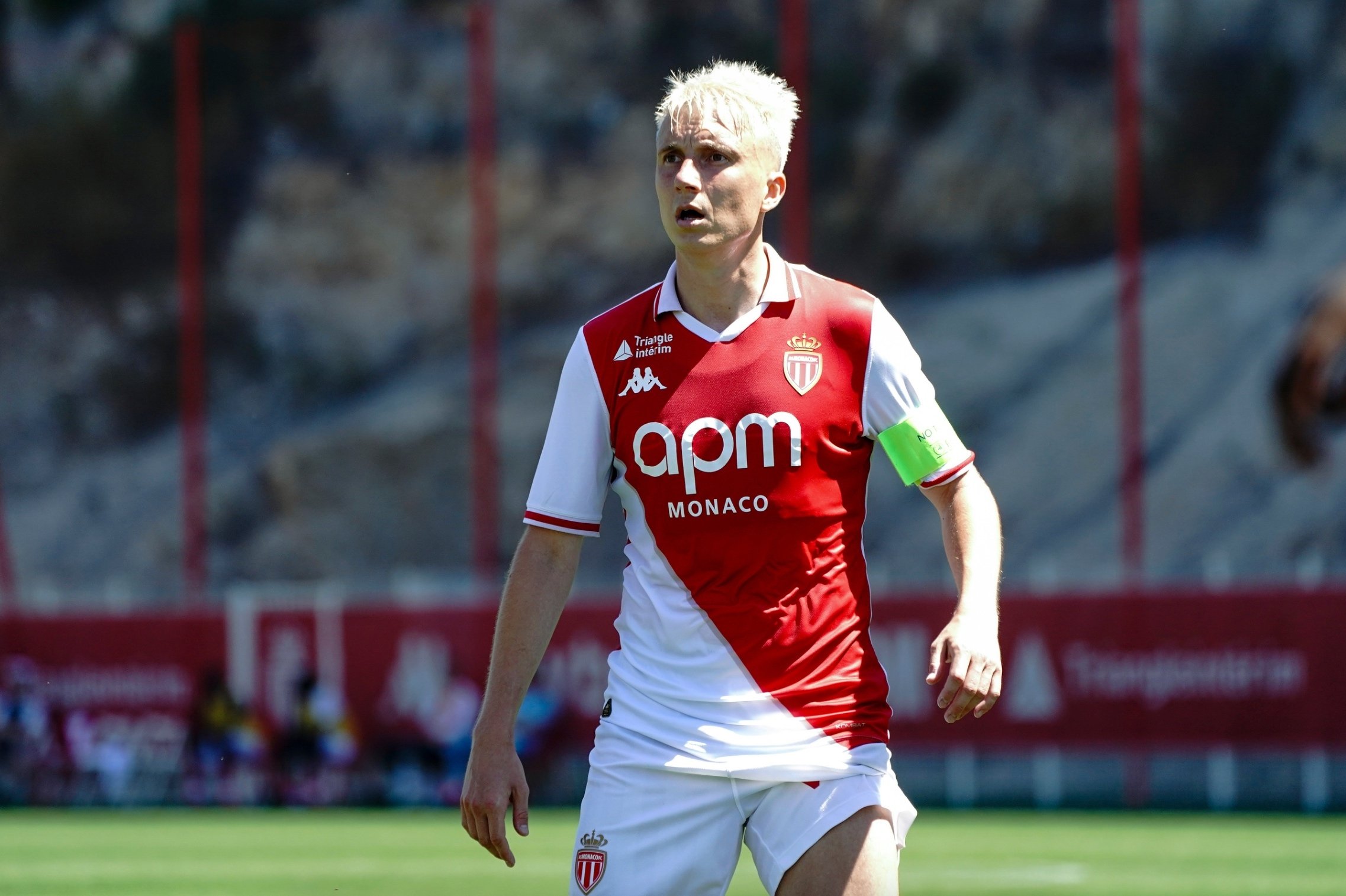 Головин получил две жёлтые карточки за 10 секунд и был удалён в матче с «Нантом».