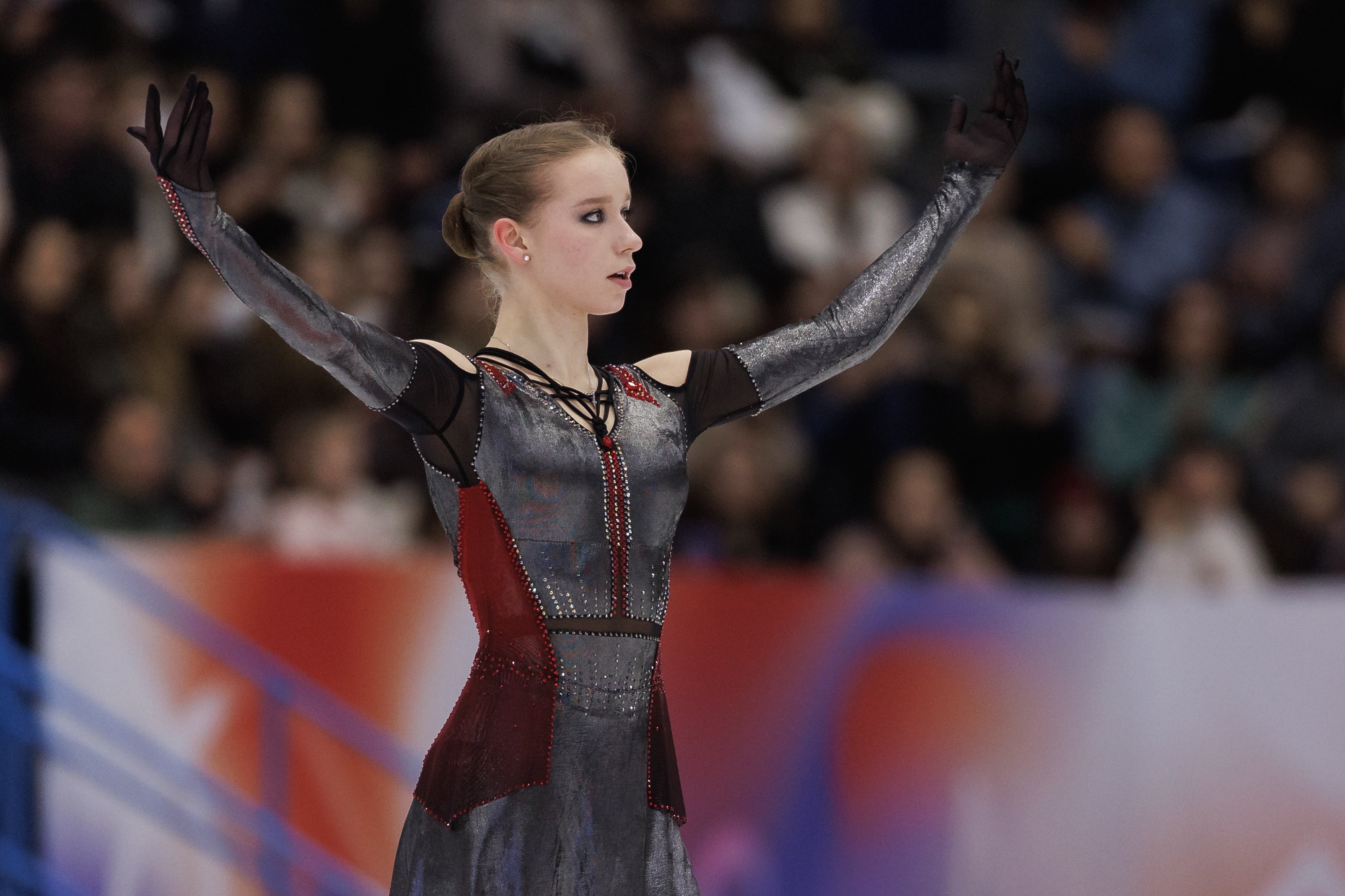 Садкова стала победительницей этапа Гран-при России в Омске.