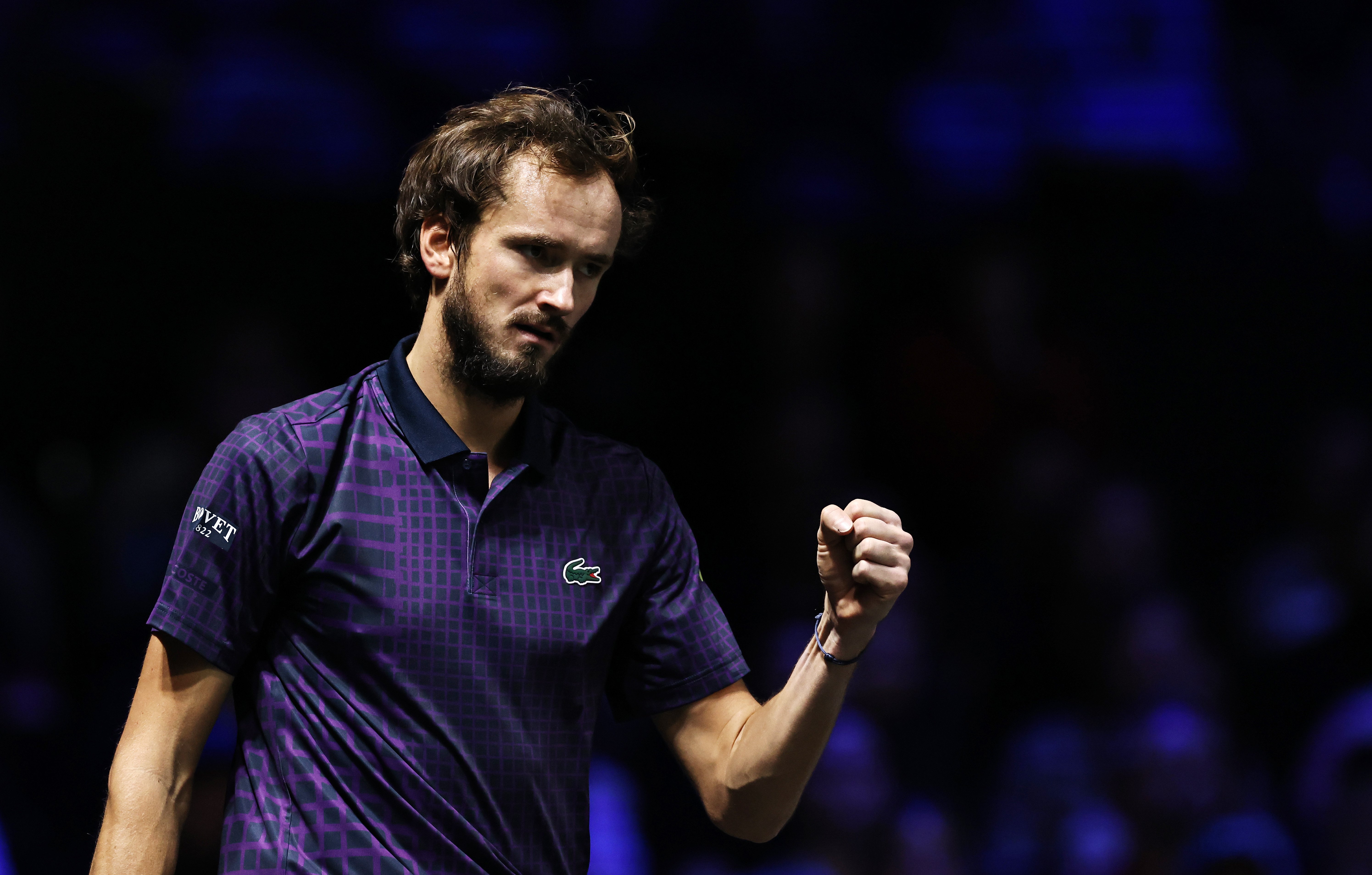 Даниил Медведев завершил сезон-2025, снявшись с турнира в Меце.