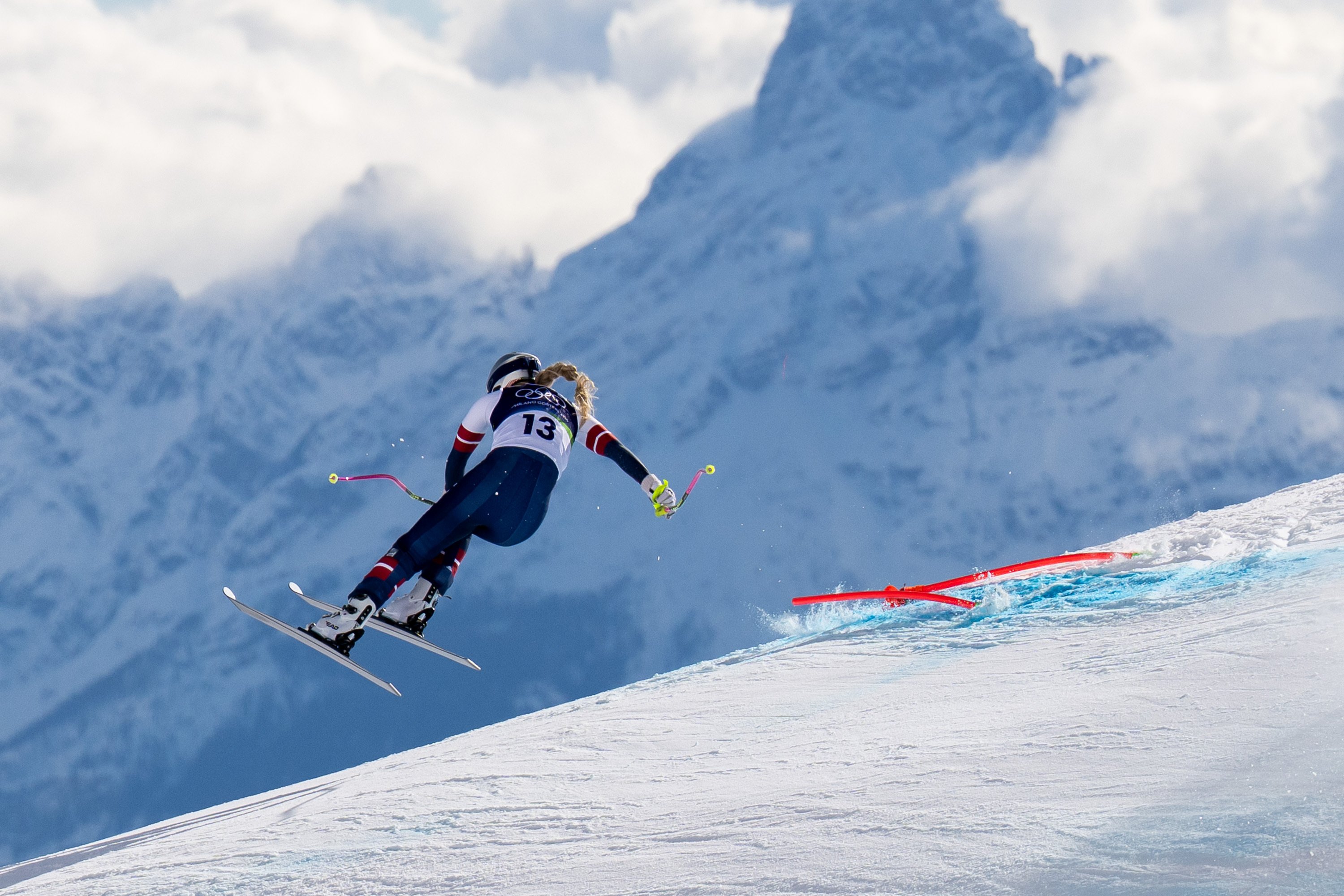 41-летняя горнолыжница из США получила тяжёлую травму после падения на ОИ-2026.