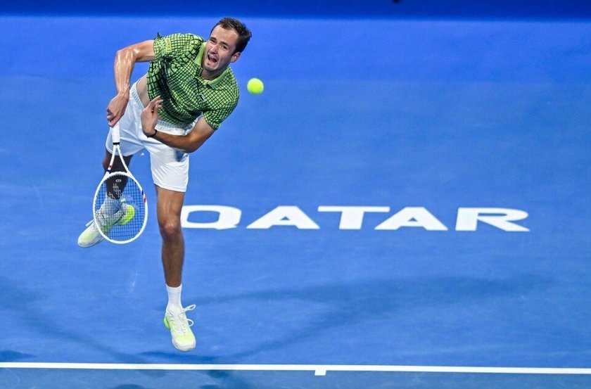 Медведев обыграл британца Дрейпера в 1/4 финала турнира в Индиан-Уэллсе.