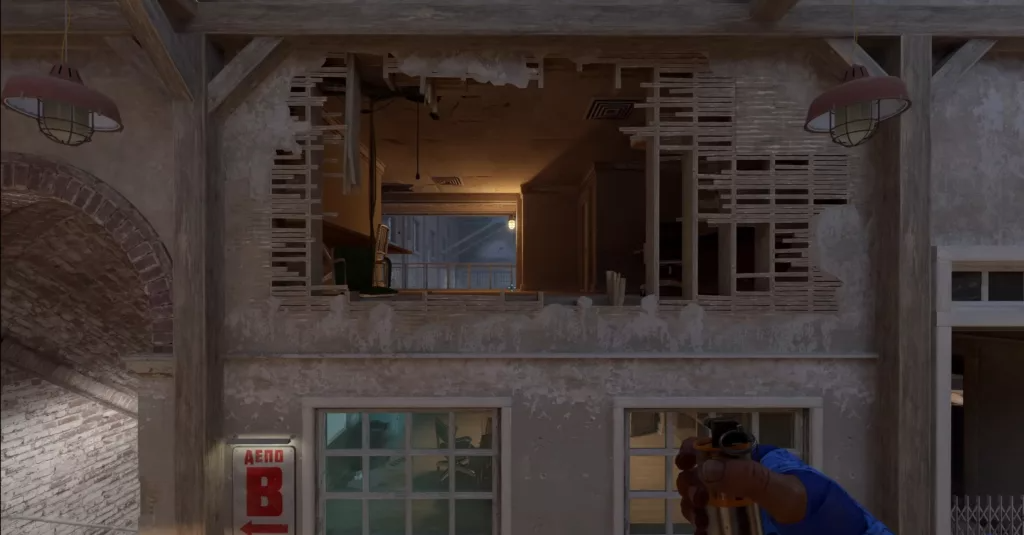 Смок на точку между голубым и оранжевым вагонами