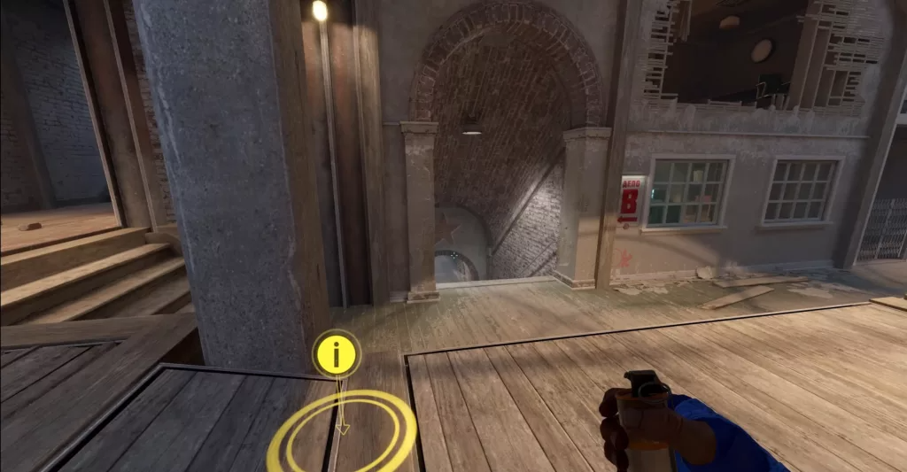 Дым на выход с шорта между стеной и голубым вагоном на B