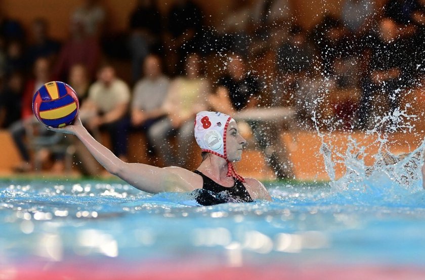 Российские ватерполистки разгромили Аргентину в первом матче с флагом и гимном.