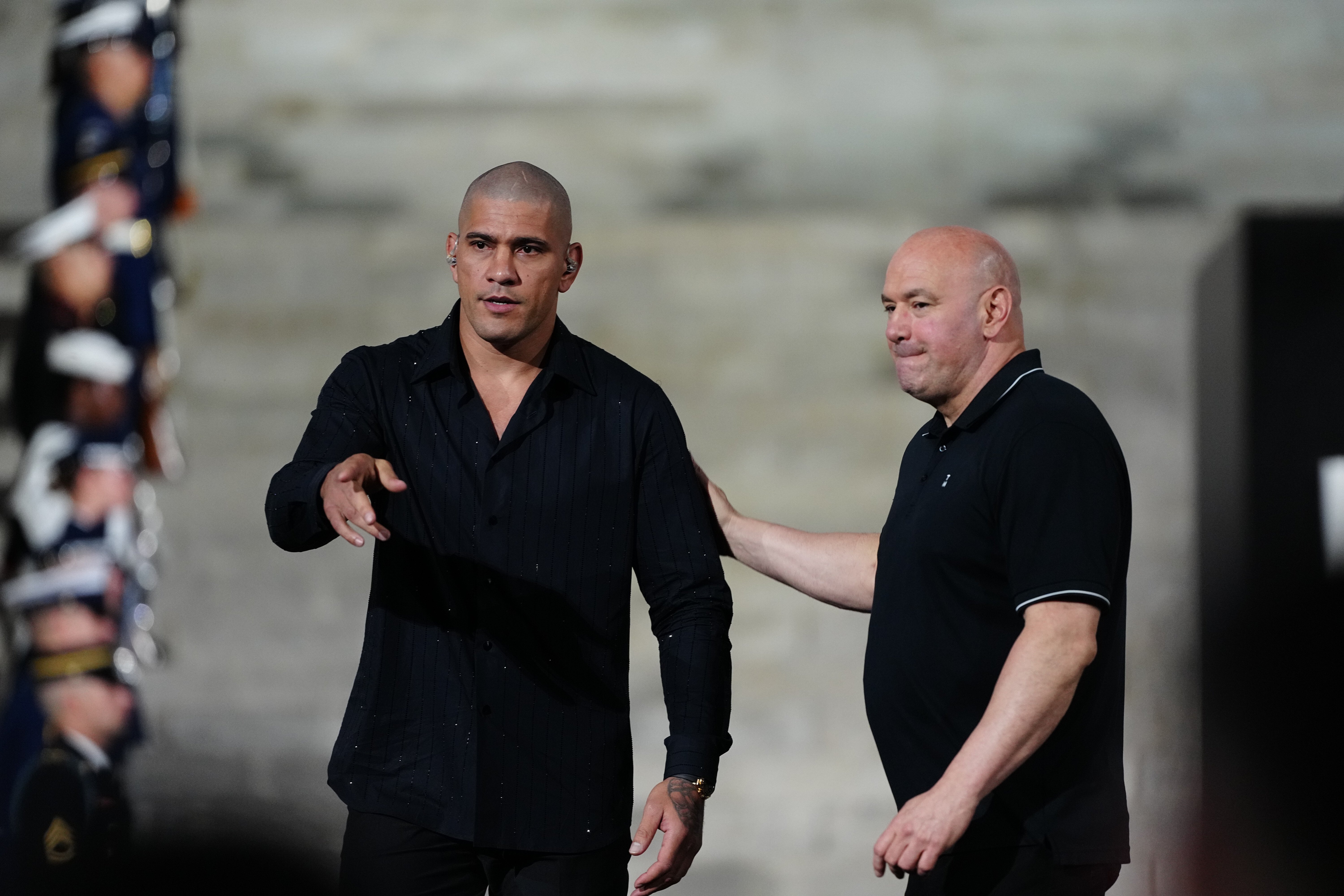 Где смотреть титульный бой UFC Перейра — Ган 15 июня.