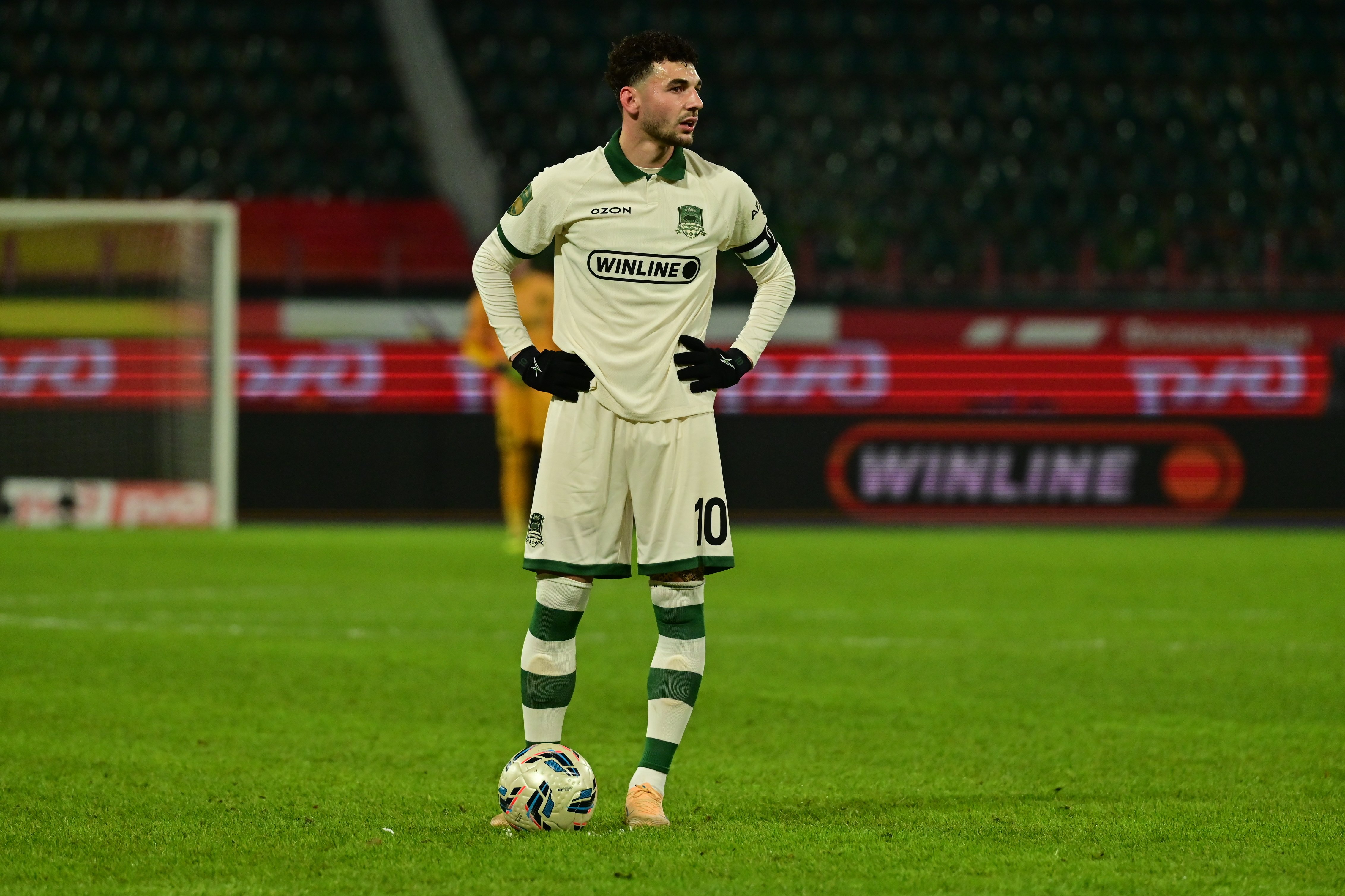 Сперцян признан лучшим игроком РПЛ в ноябре-декабре.