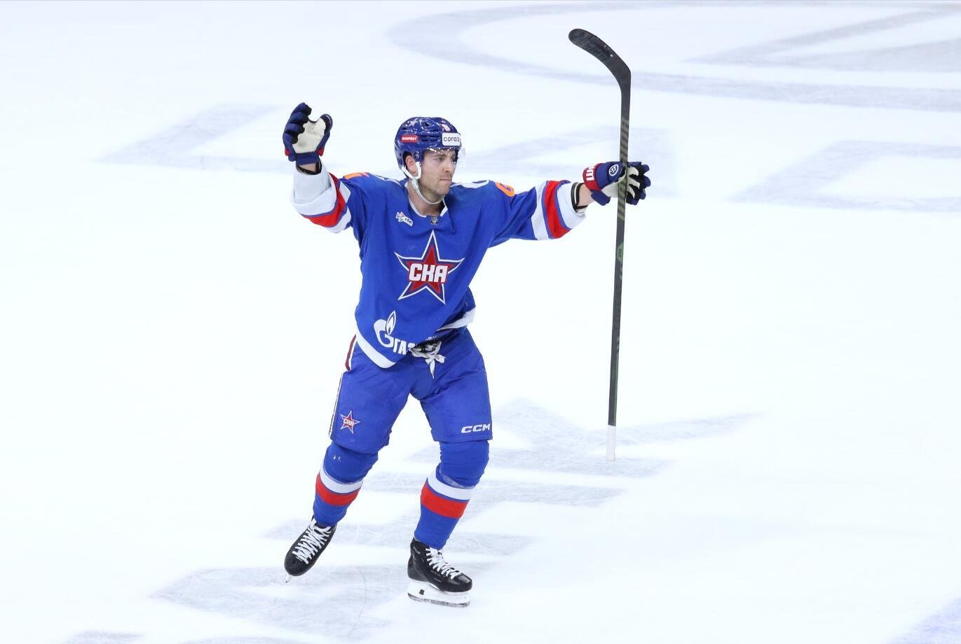 СКА благодаря шайбе Мёрфи прервал победную серию «Динамо» в КХЛ.