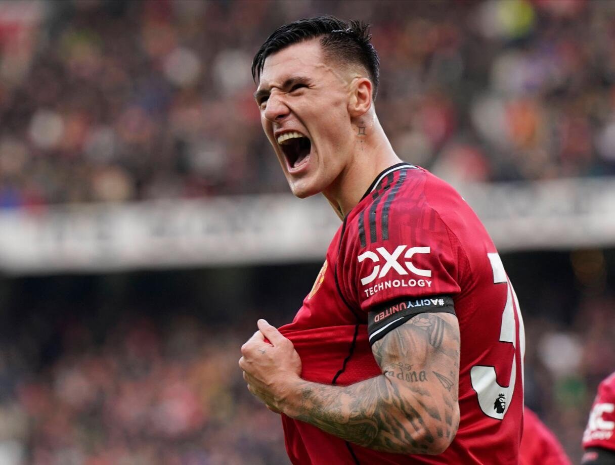 «Манчестер Юнайтед» продлил беспроигрышную серию и обошёл «Челси» в таблице АПЛ.