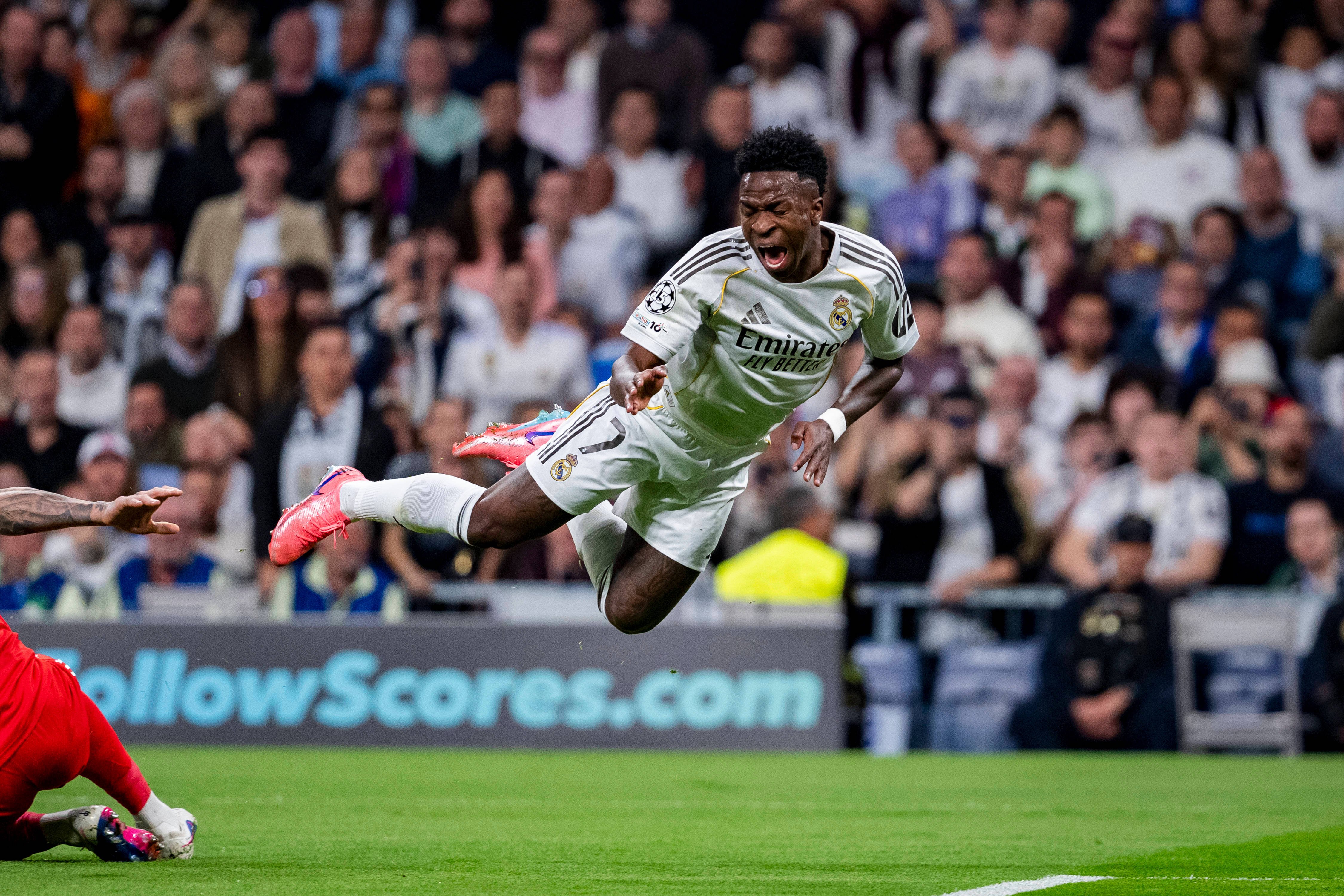 «Реал» без Мбаппе обыграл «Бенфику» и пробился в 1/8 финала Лиги чемпионов.