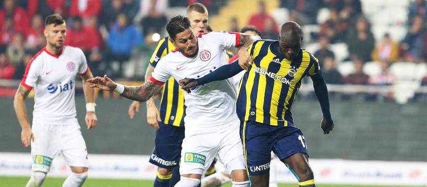 Antalyaspor - Fenerbahçe. Pontul lui Karbacher